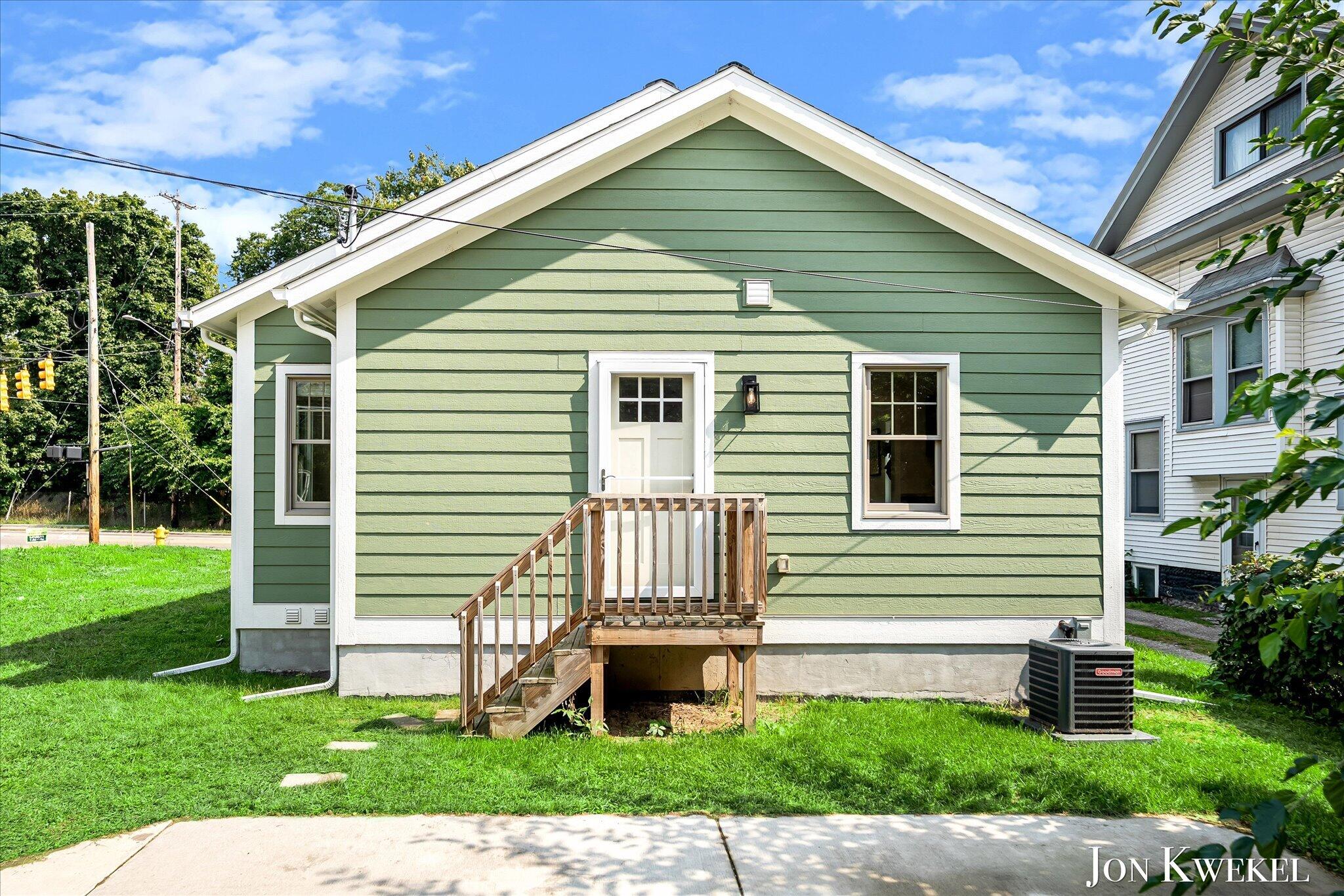 1959 Plainfield Avenue NE Grand Rapids MI 49505