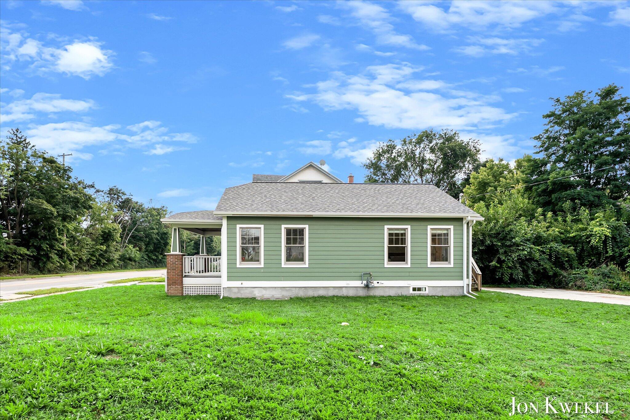 1959 Plainfield Avenue NE Grand Rapids MI 49505