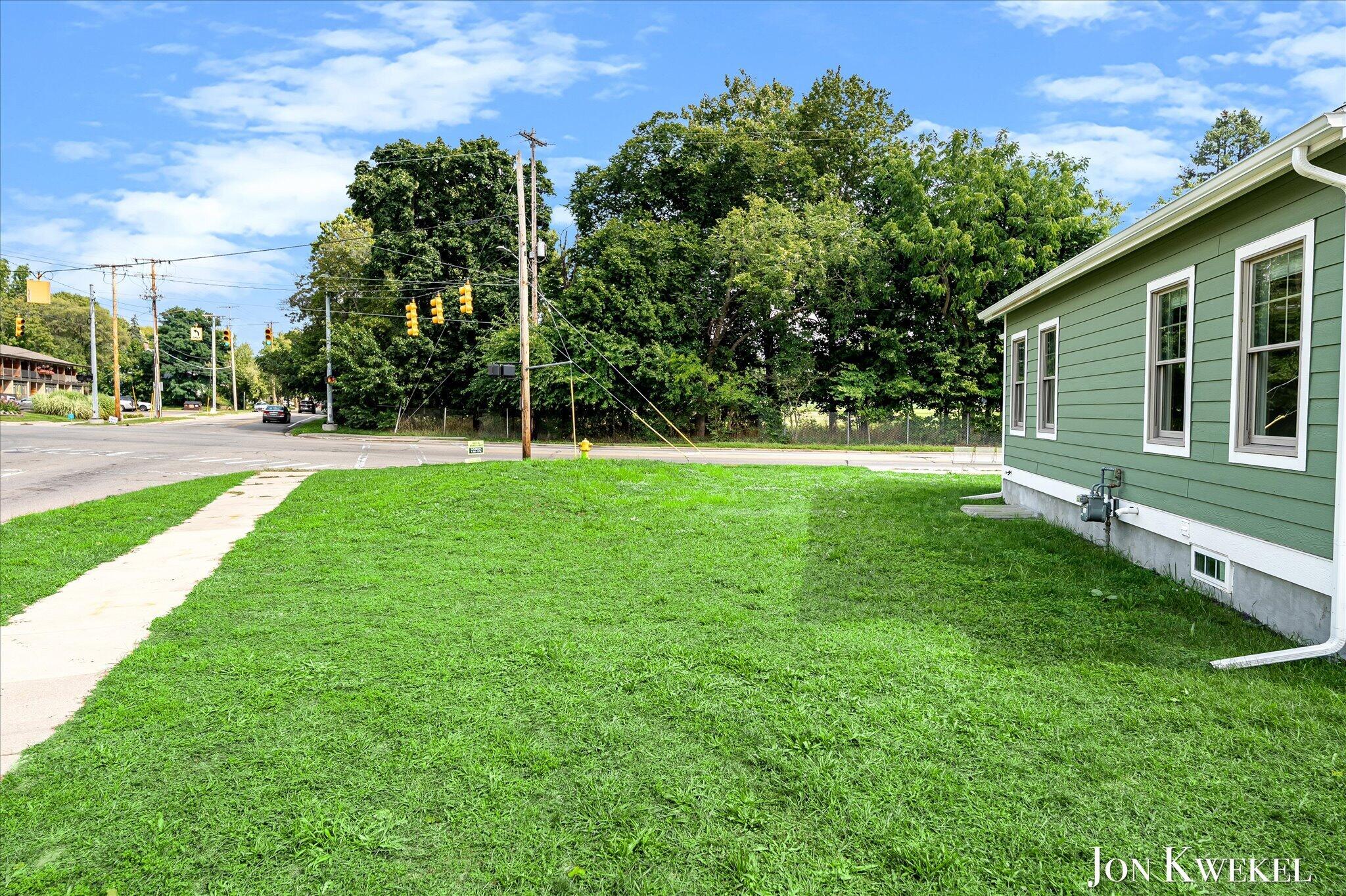 1959 Plainfield Avenue NE Grand Rapids MI 49505