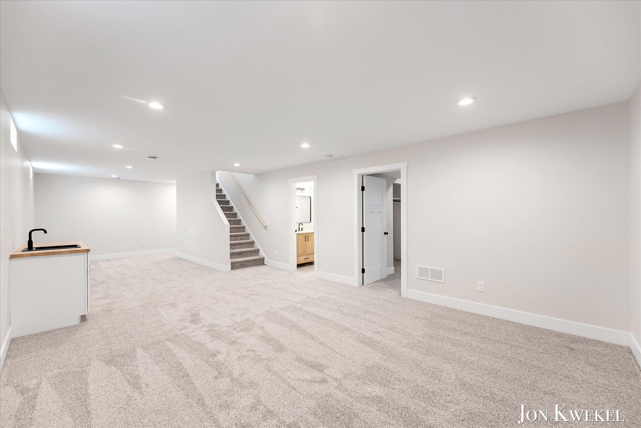 1959 Plainfield Avenue NE Grand Rapids MI 49505