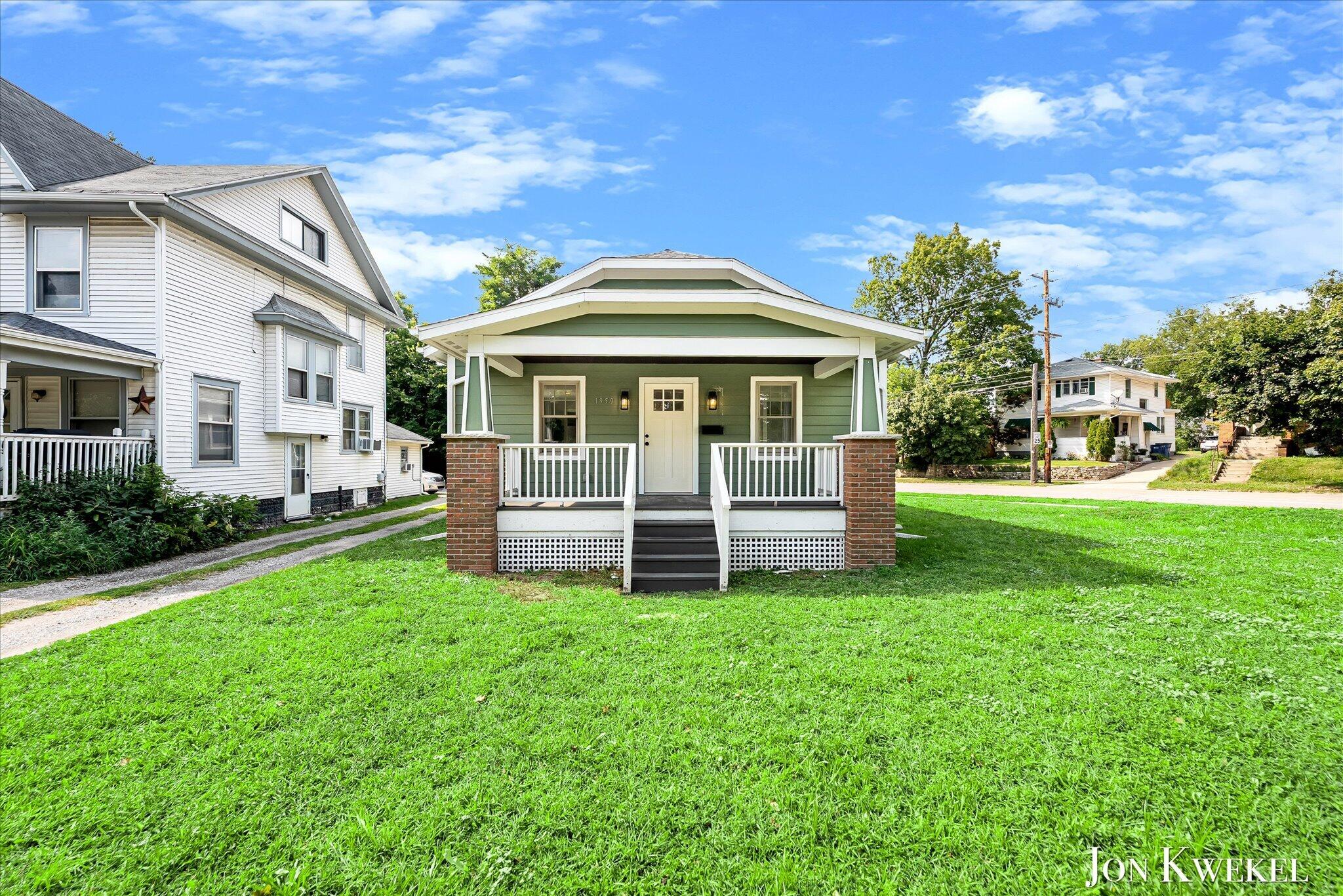 1959 Plainfield Avenue NE Grand Rapids MI 49505