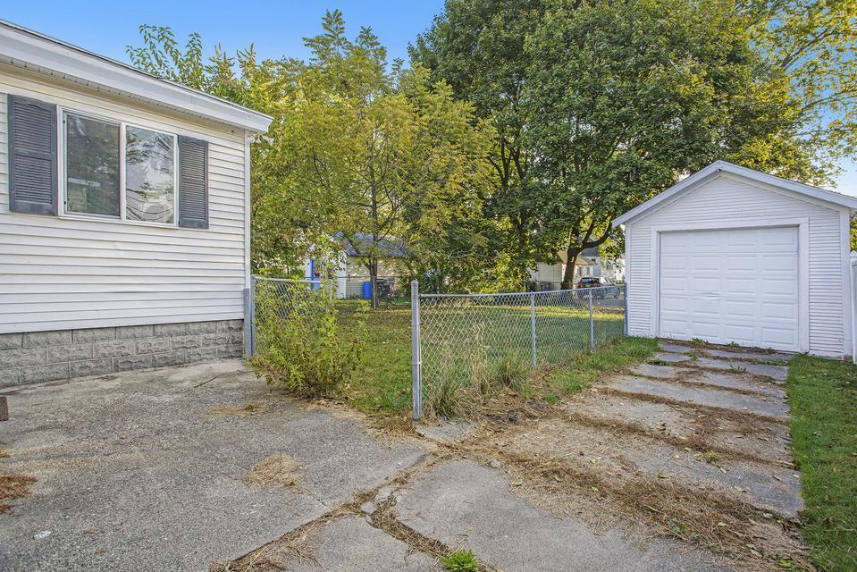1128 Powers Avenue NW Grand Rapids MI 49504