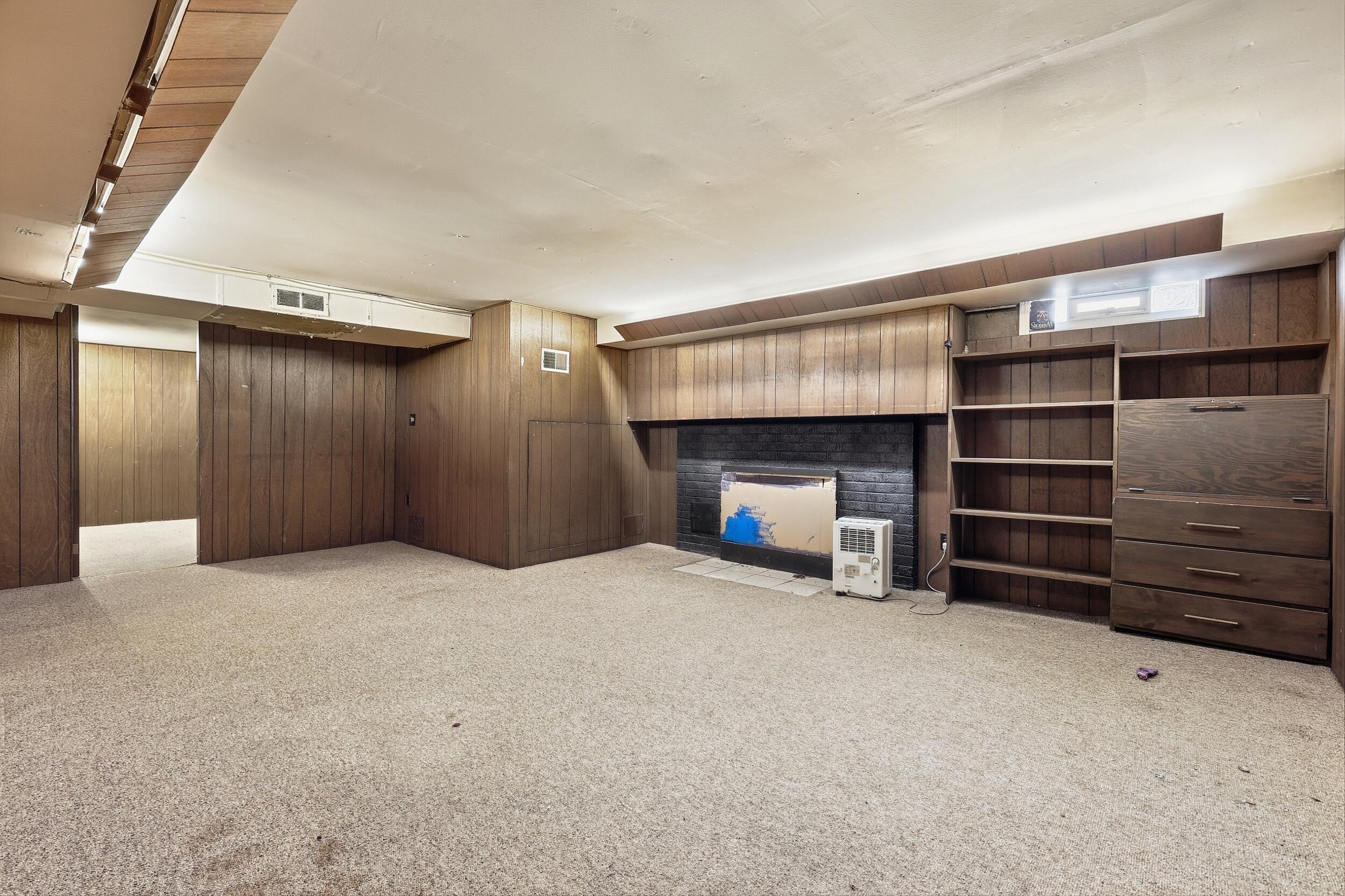 2211 Apple Avenue NW Grand Rapids MI 49504