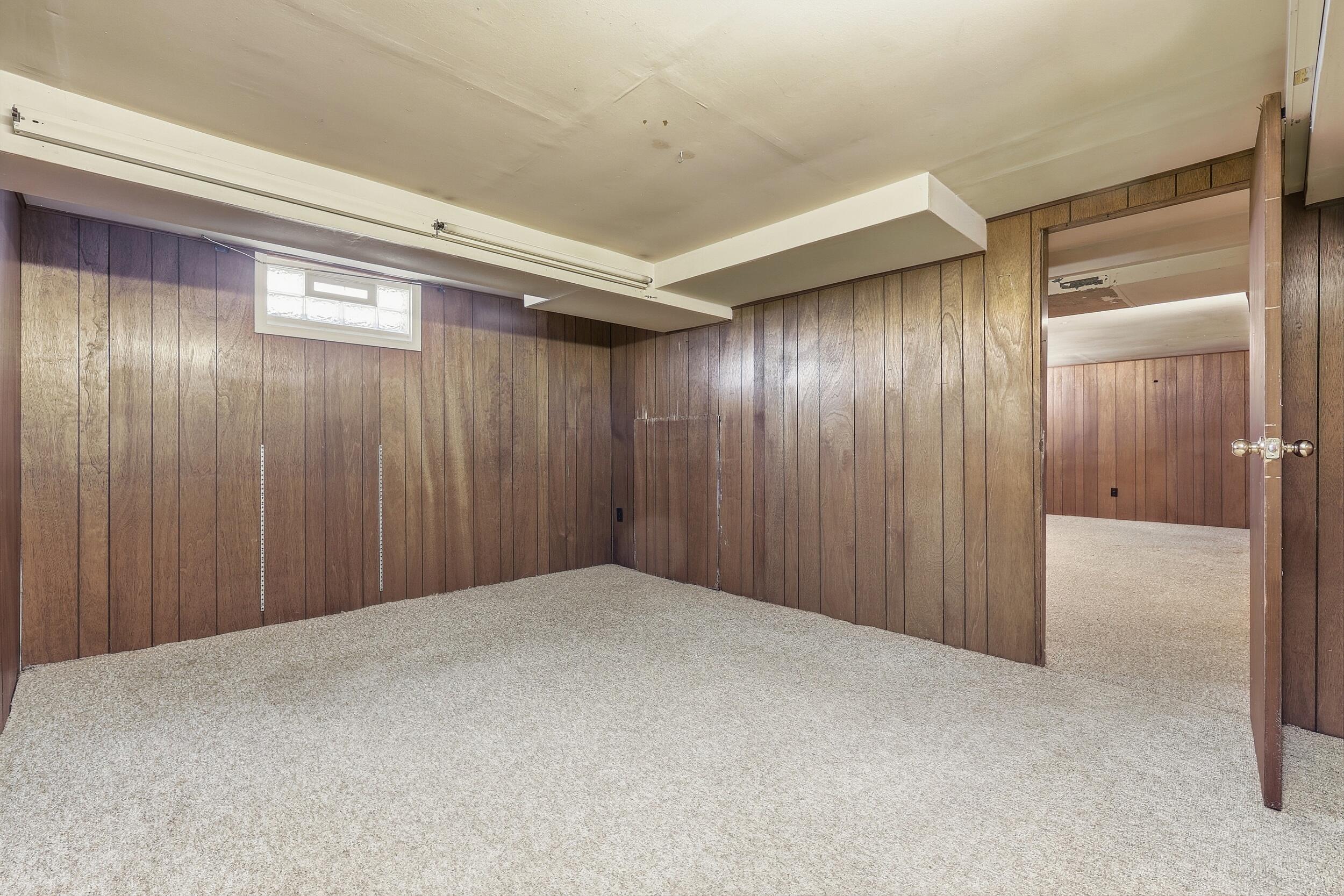 2211 Apple Avenue NW Grand Rapids MI 49504
