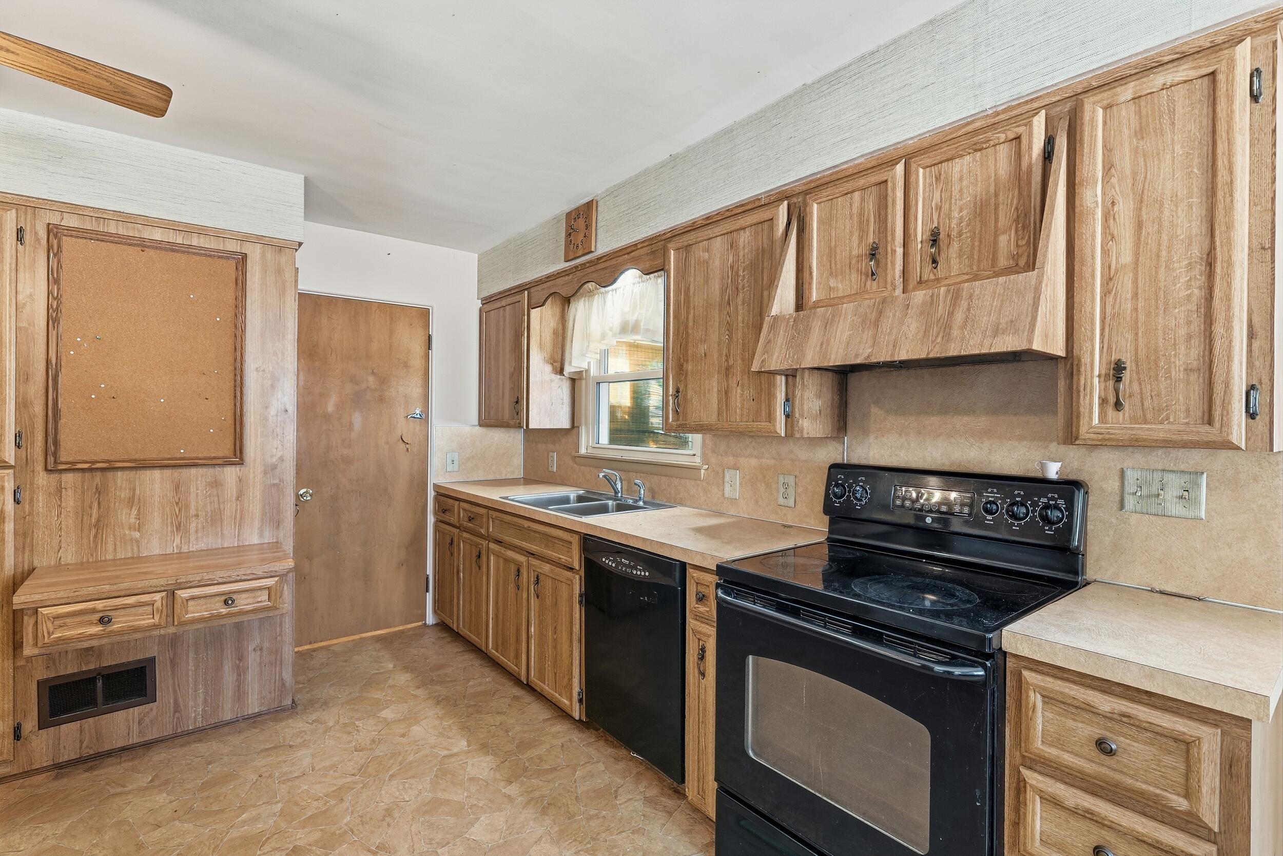 2211 Apple Avenue NW Grand Rapids MI 49504