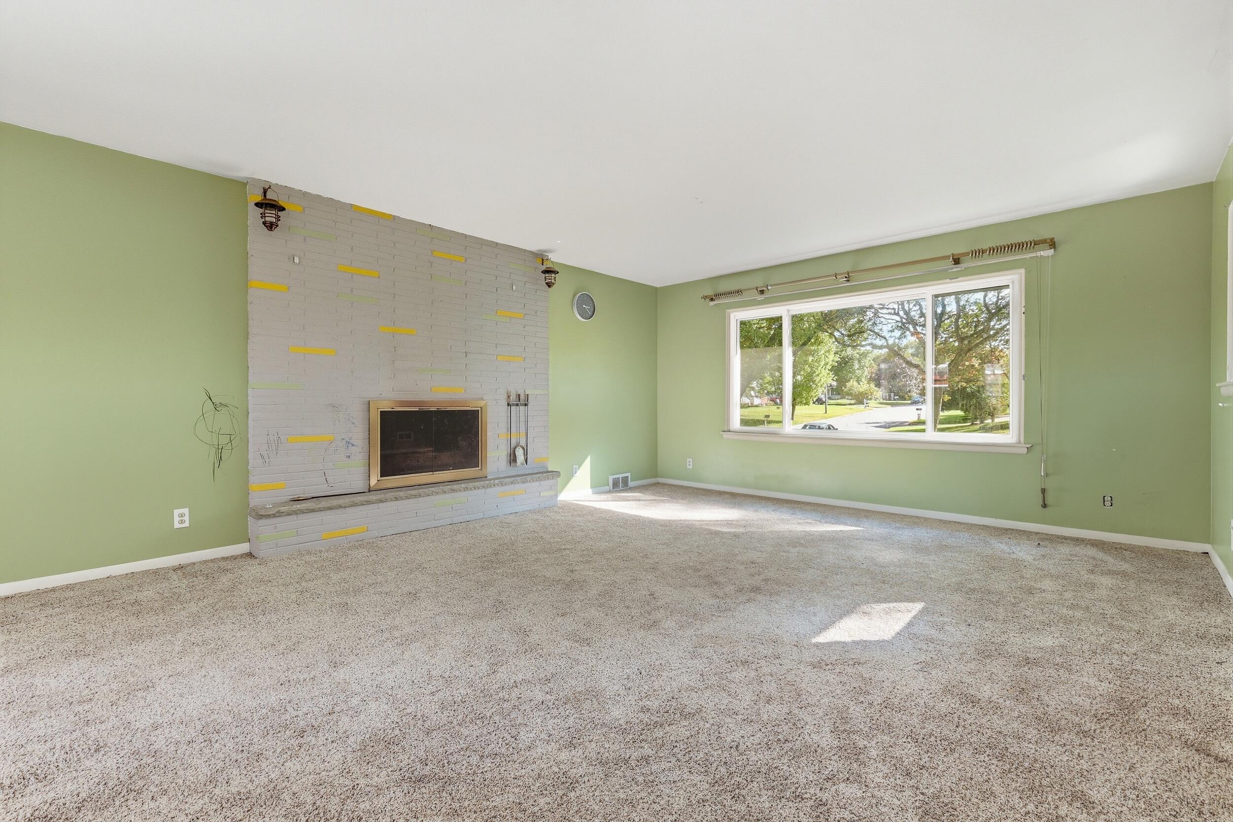2211 Apple Avenue NW Grand Rapids MI 49504