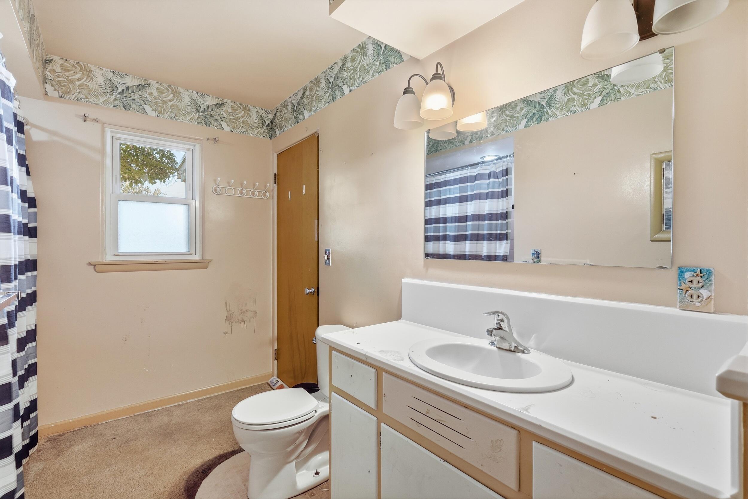 2211 Apple Avenue NW Grand Rapids MI 49504