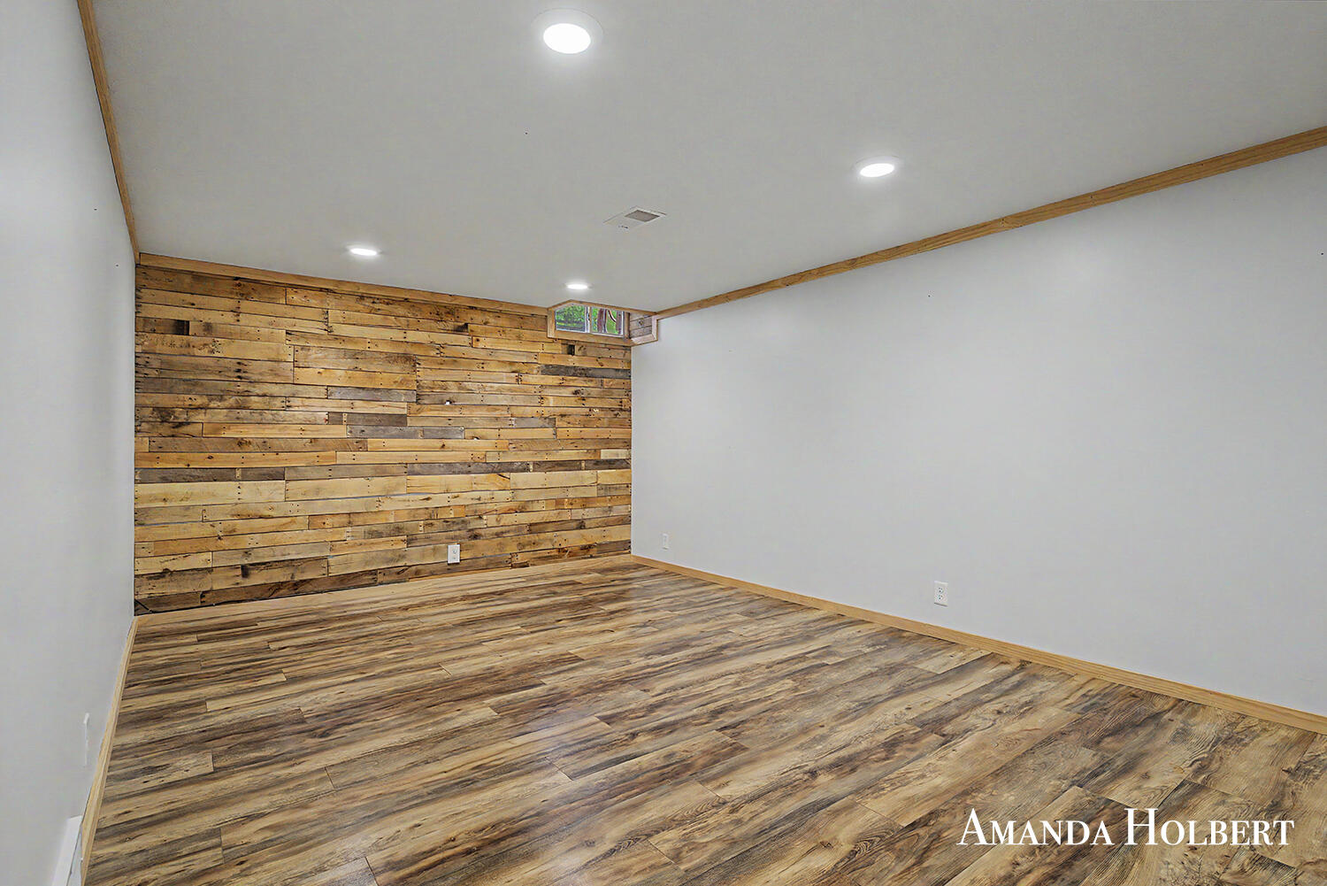 4635 12 Mile Road NE Rockford MI 49341