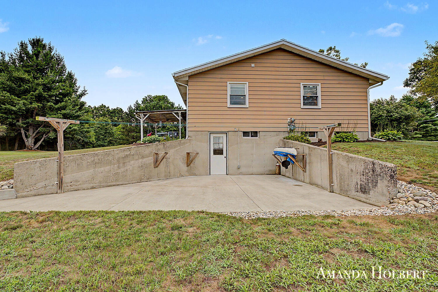 4635 12 Mile Road NE Rockford MI 49341