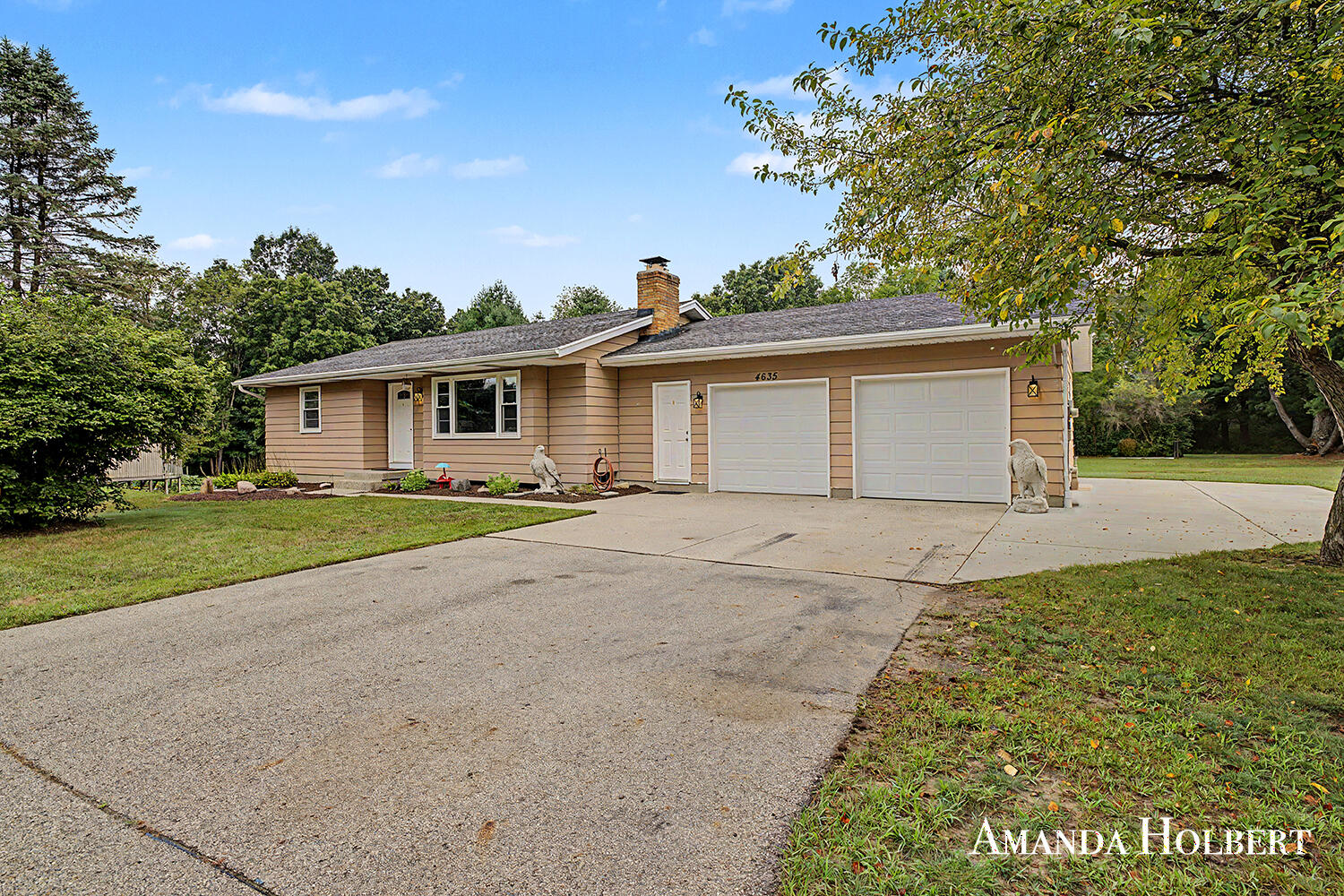 4635 12 Mile Road NE Rockford MI 49341