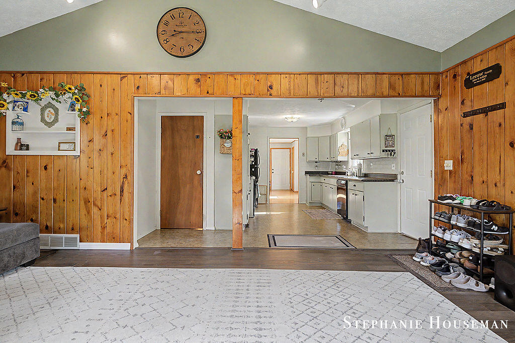 2914 River Hill Drive NW Grand Rapids MI 49534