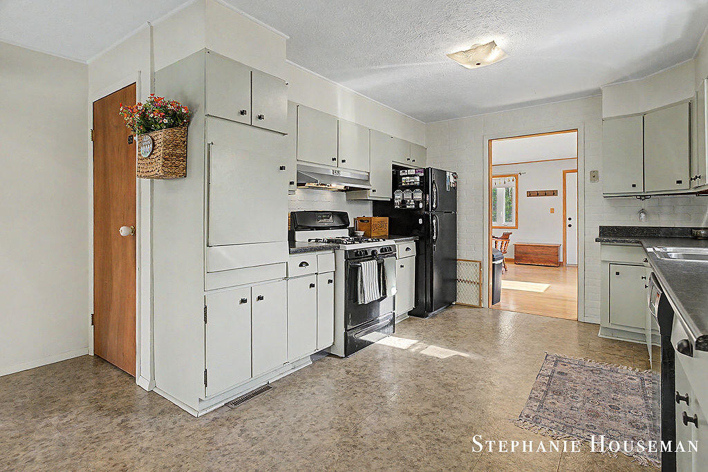2914 River Hill Drive NW Grand Rapids MI 49534