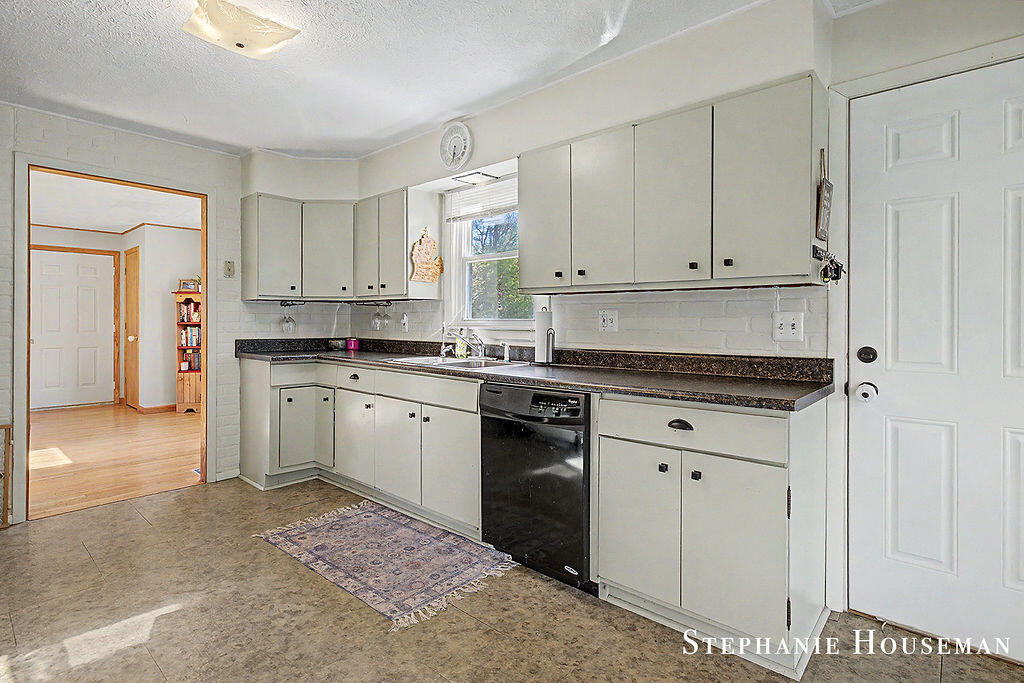 2914 River Hill Drive NW Grand Rapids MI 49534