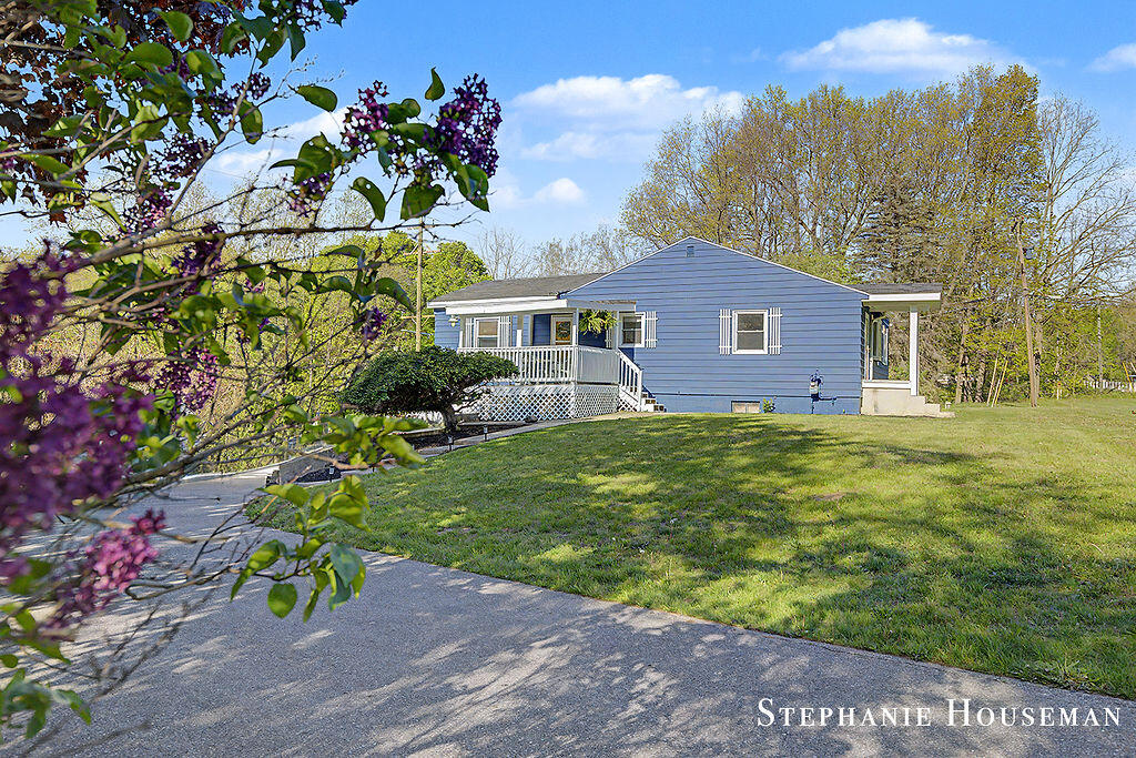 2914 River Hill Drive NW Grand Rapids MI 49534