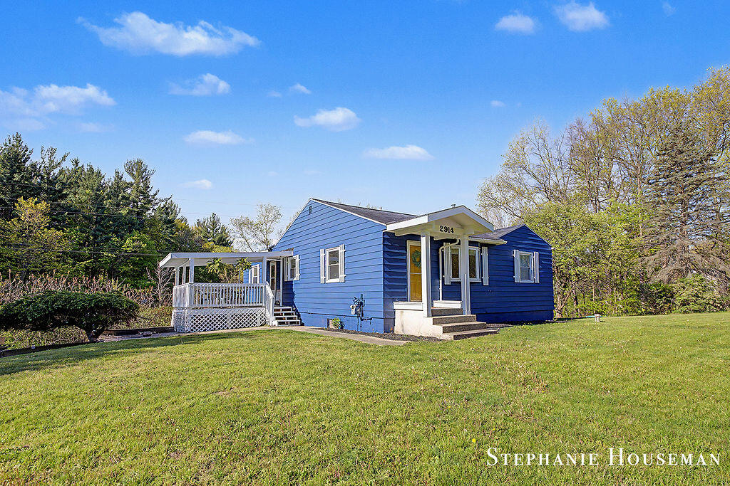 2914 River Hill Drive NW Grand Rapids MI 49534