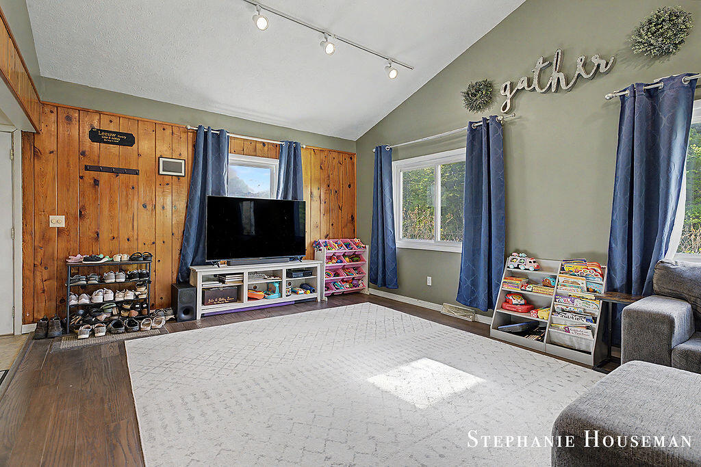 2914 River Hill Drive NW Grand Rapids MI 49534