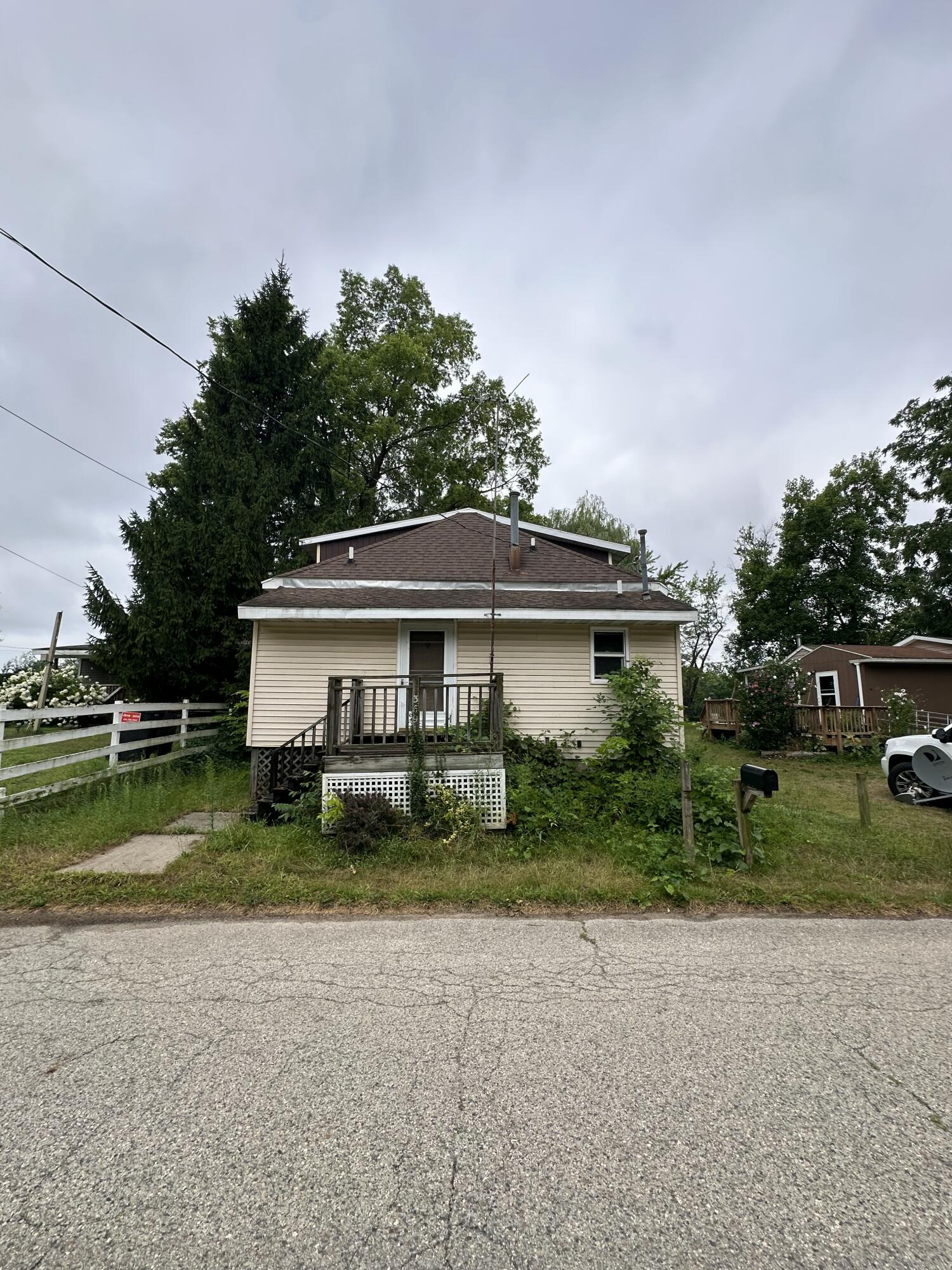 3691 Willow Drive NE Grand Rapids MI 49525