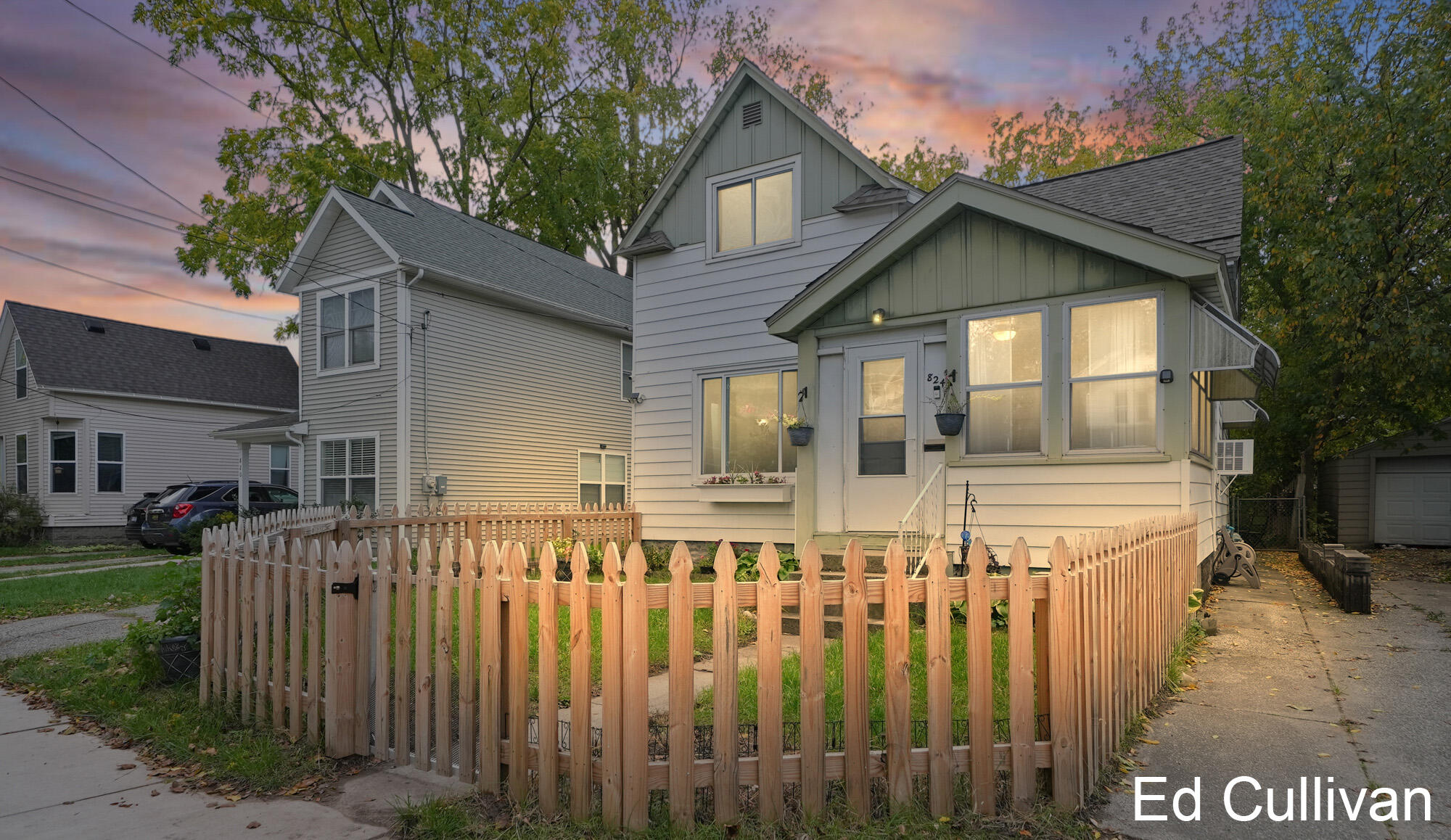 824 Arianna Street NW Grand Rapids MI 49504