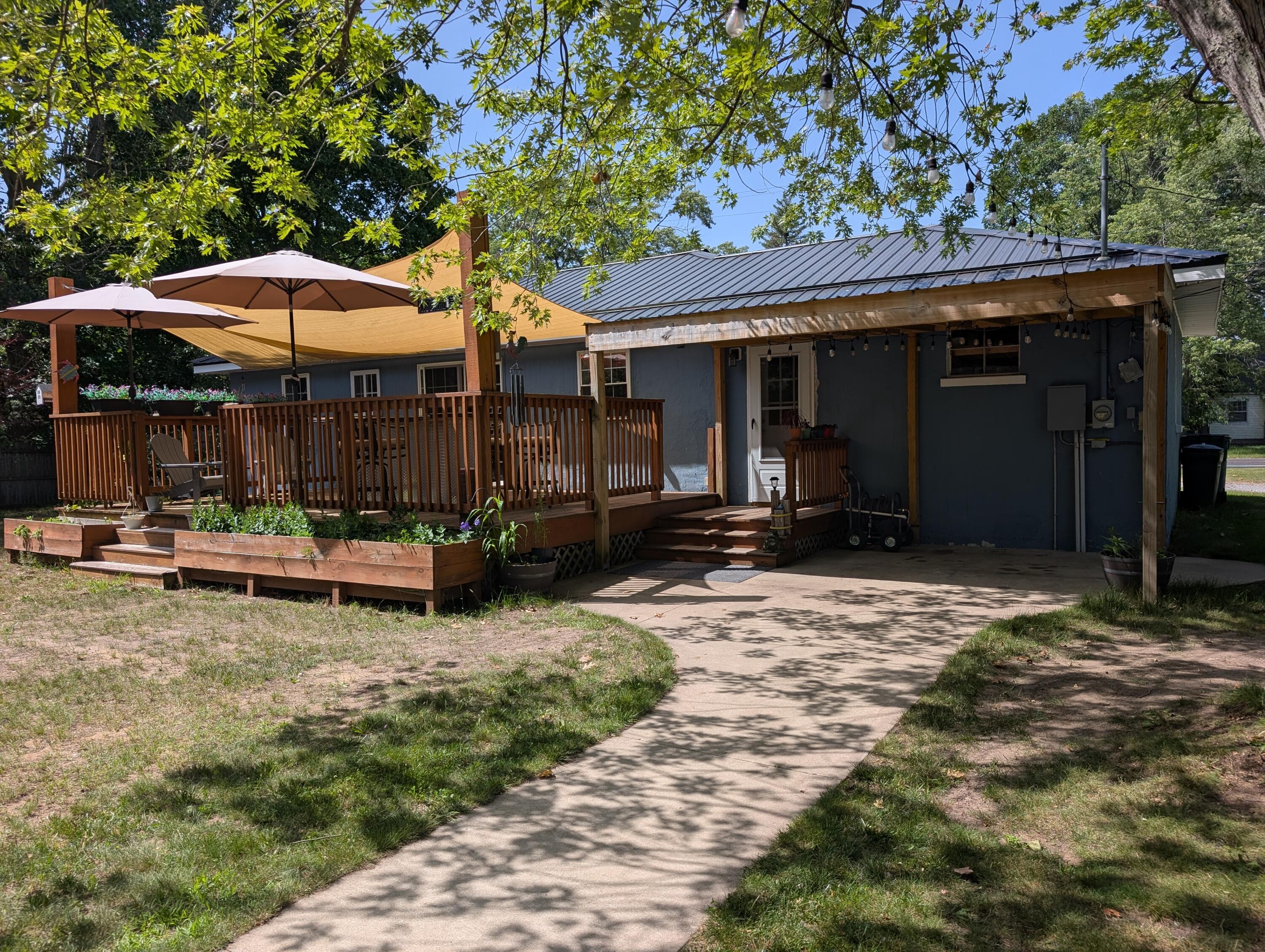 271 Randall Road Muskegon MI 49441