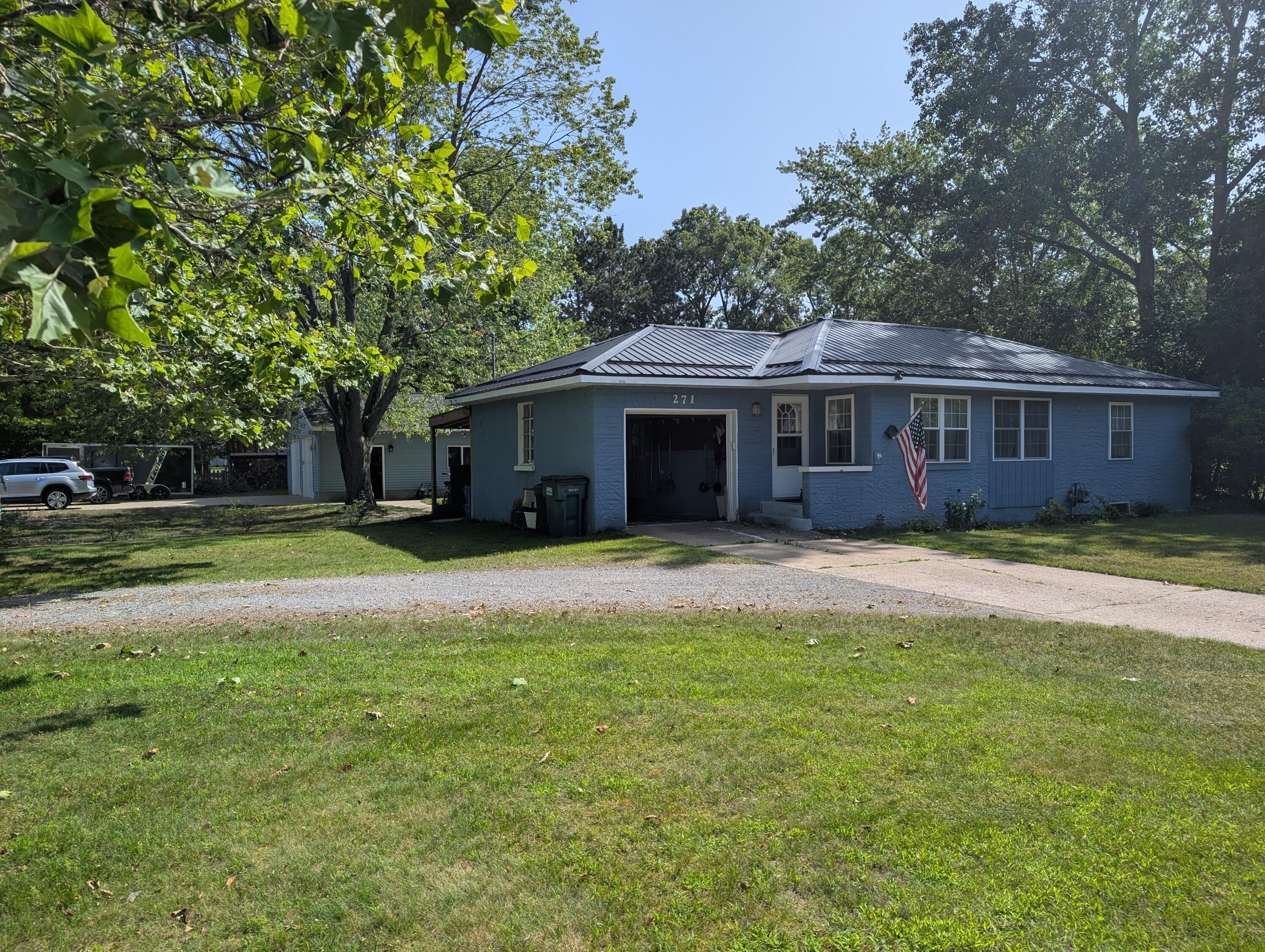 271 Randall Road Muskegon MI 49441