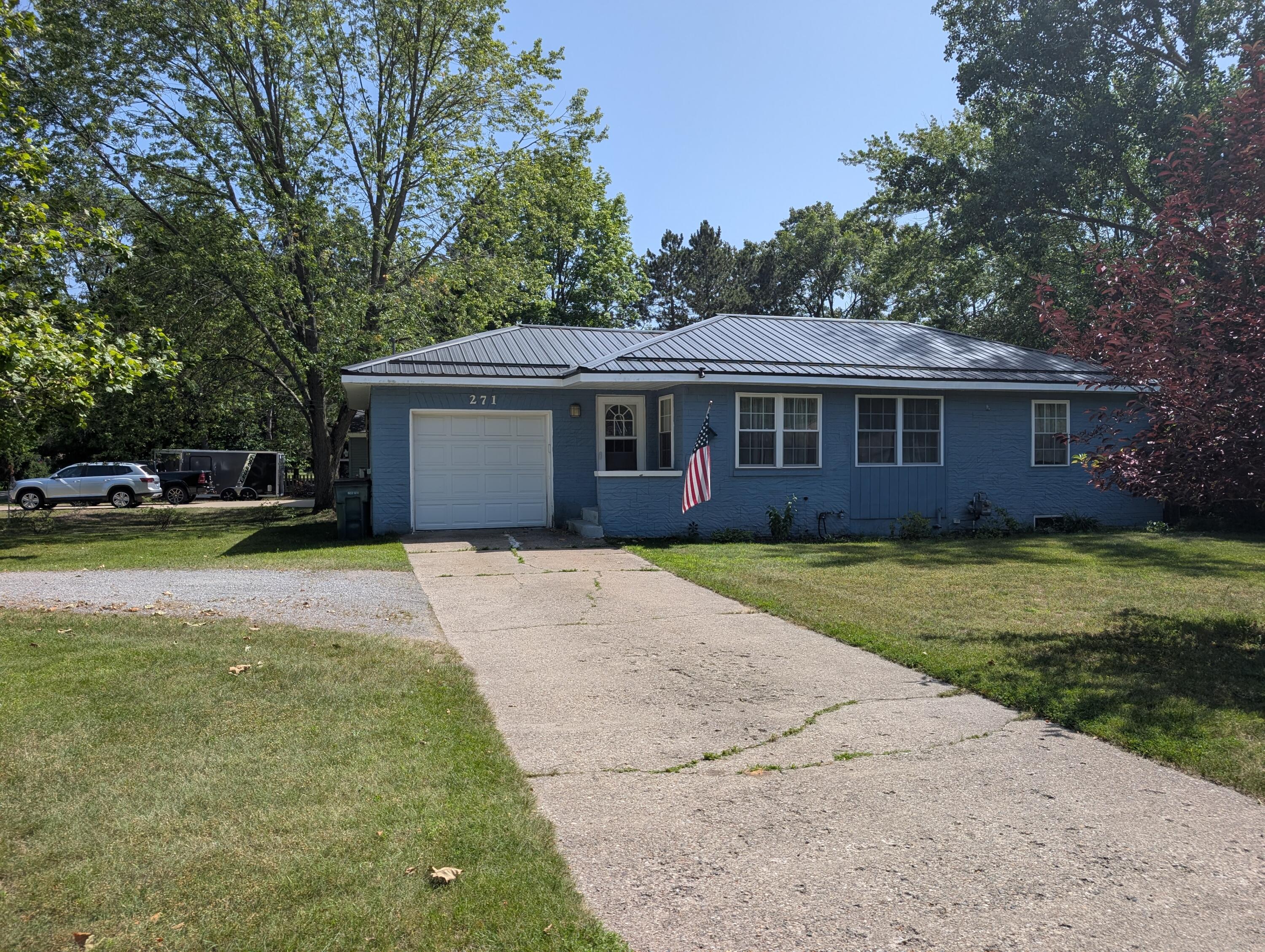 271 Randall Road Muskegon MI 49441