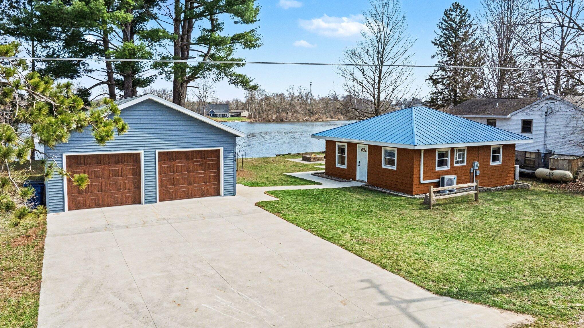 3517 Lake Allegan Drive Allegan MI 49010