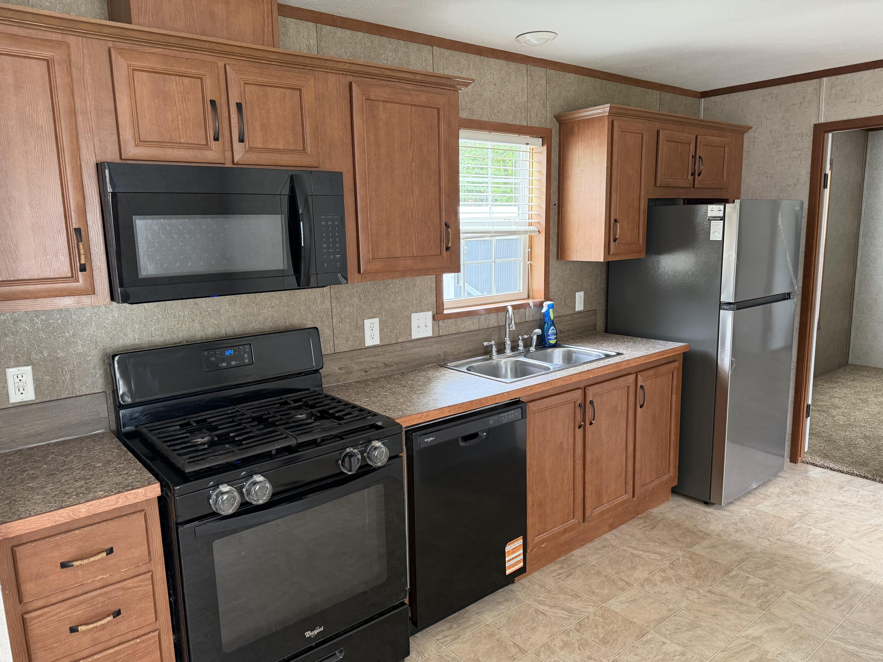 6913 Sandwood Street NE Rockford MI 49341