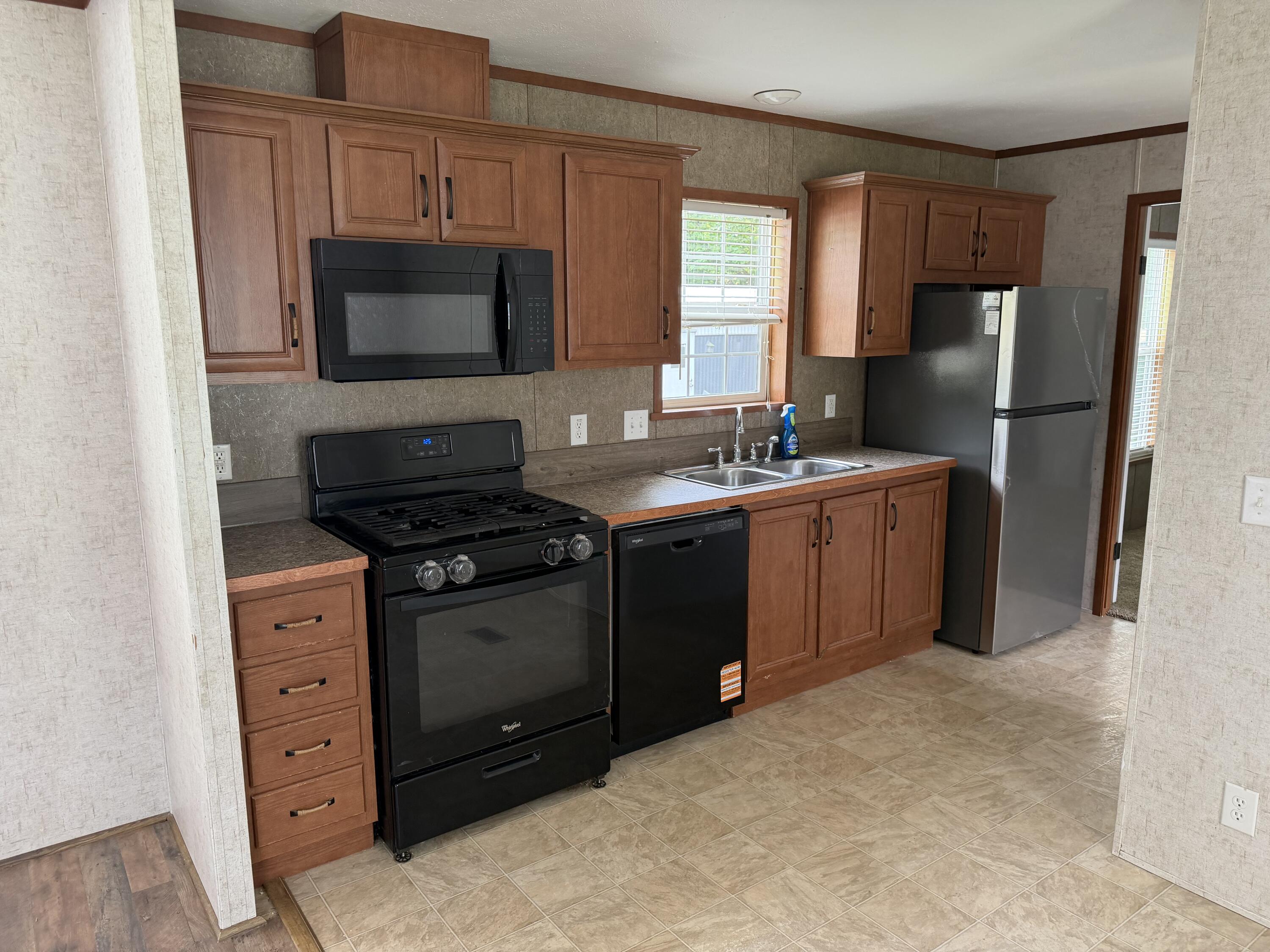 6913 Sandwood Street NE Rockford MI 49341