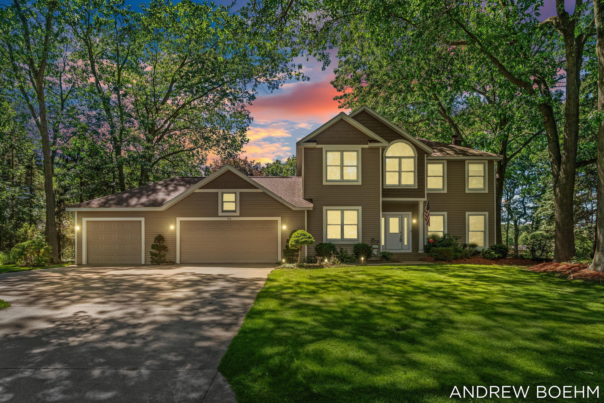 166 Wynwood Court Holland MI 49424