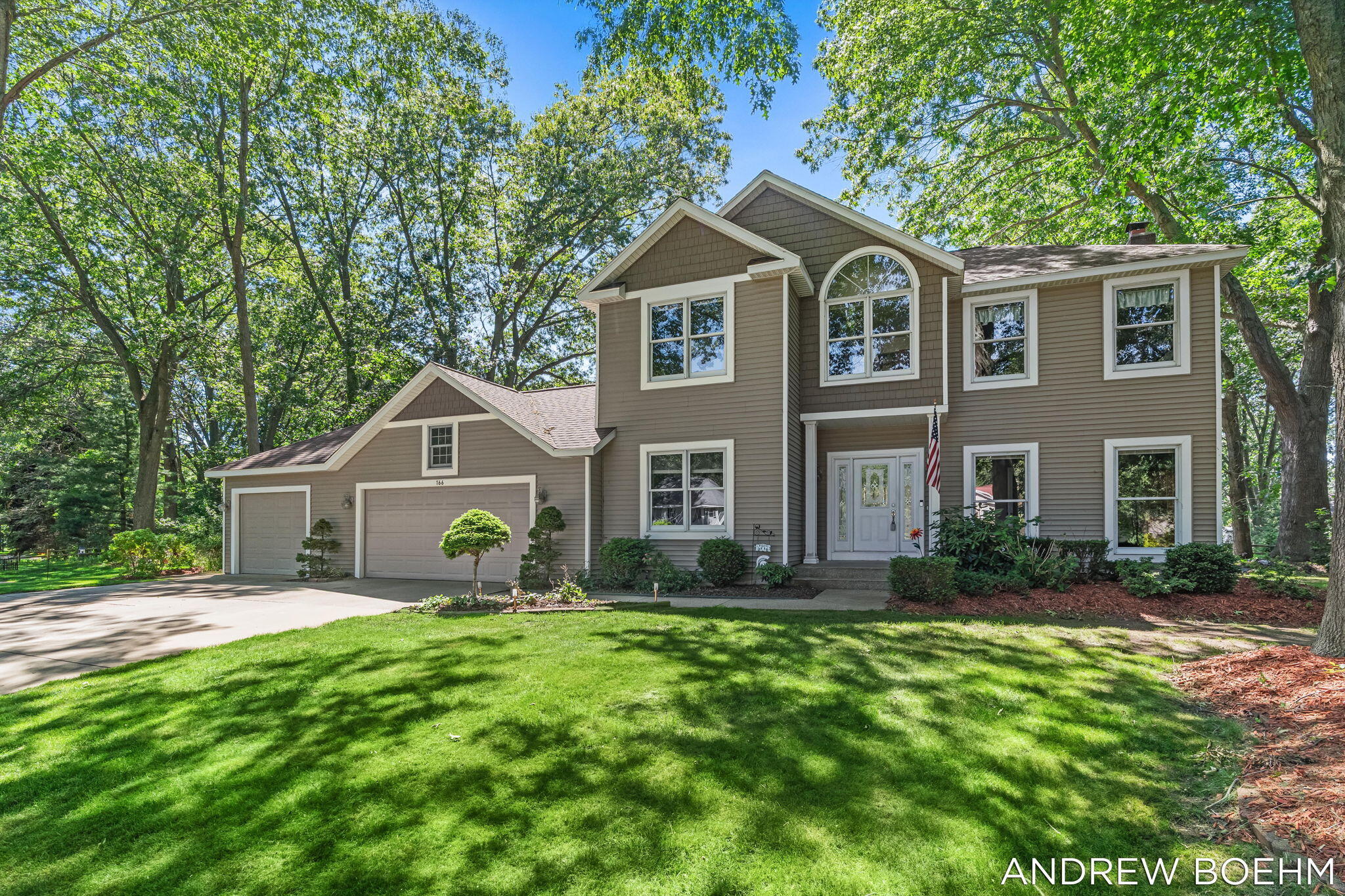 166 Wynwood Court Holland MI 49424
