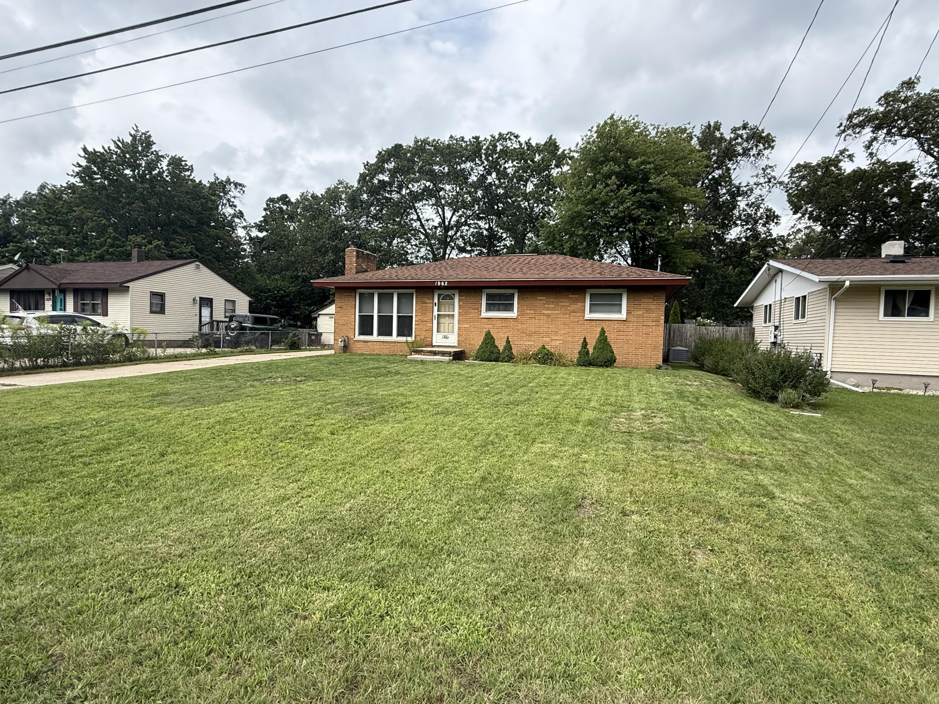 1962 Francis Avenue Muskegon MI 49442