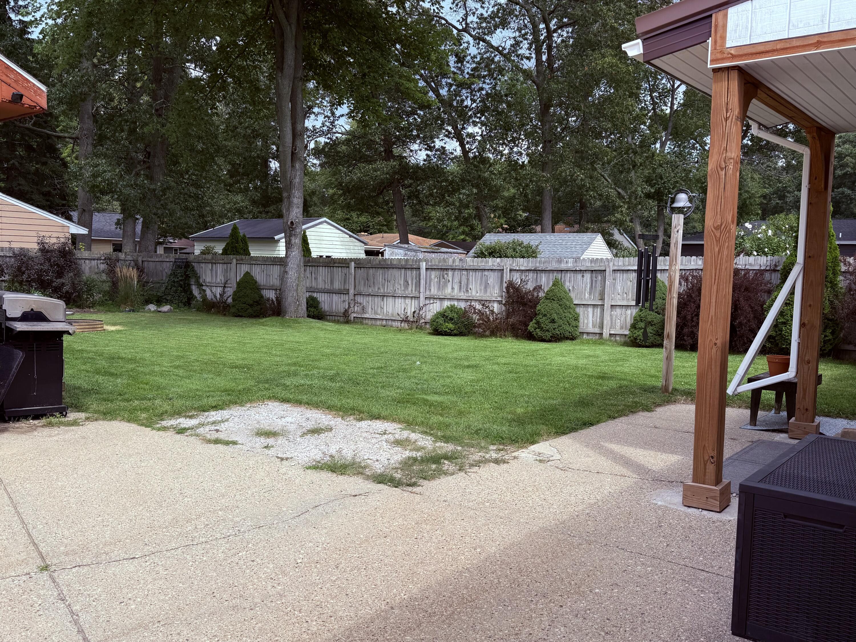 1962 Francis Avenue Muskegon MI 49442