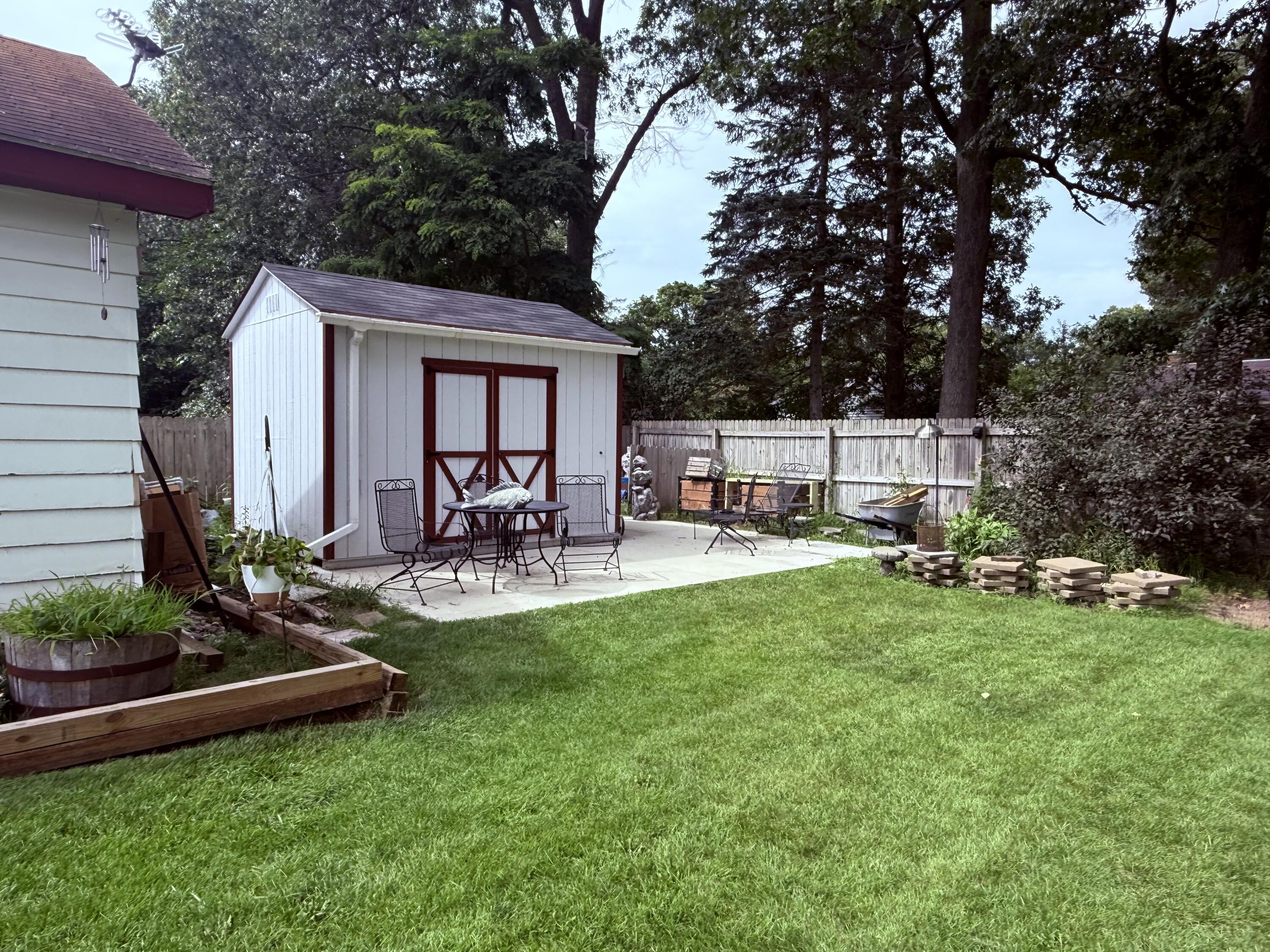 1962 Francis Avenue Muskegon MI 49442