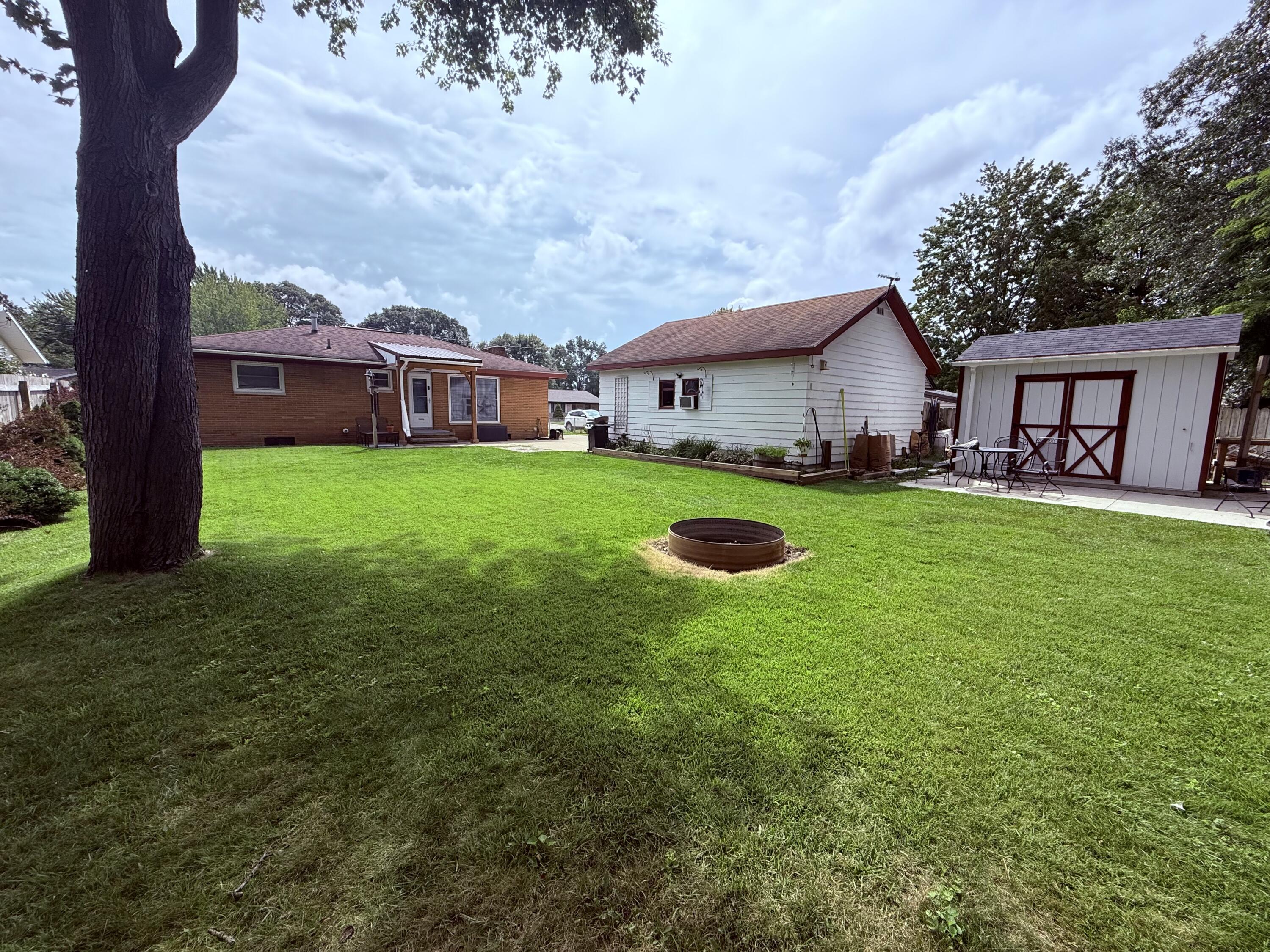 1962 Francis Avenue Muskegon MI 49442