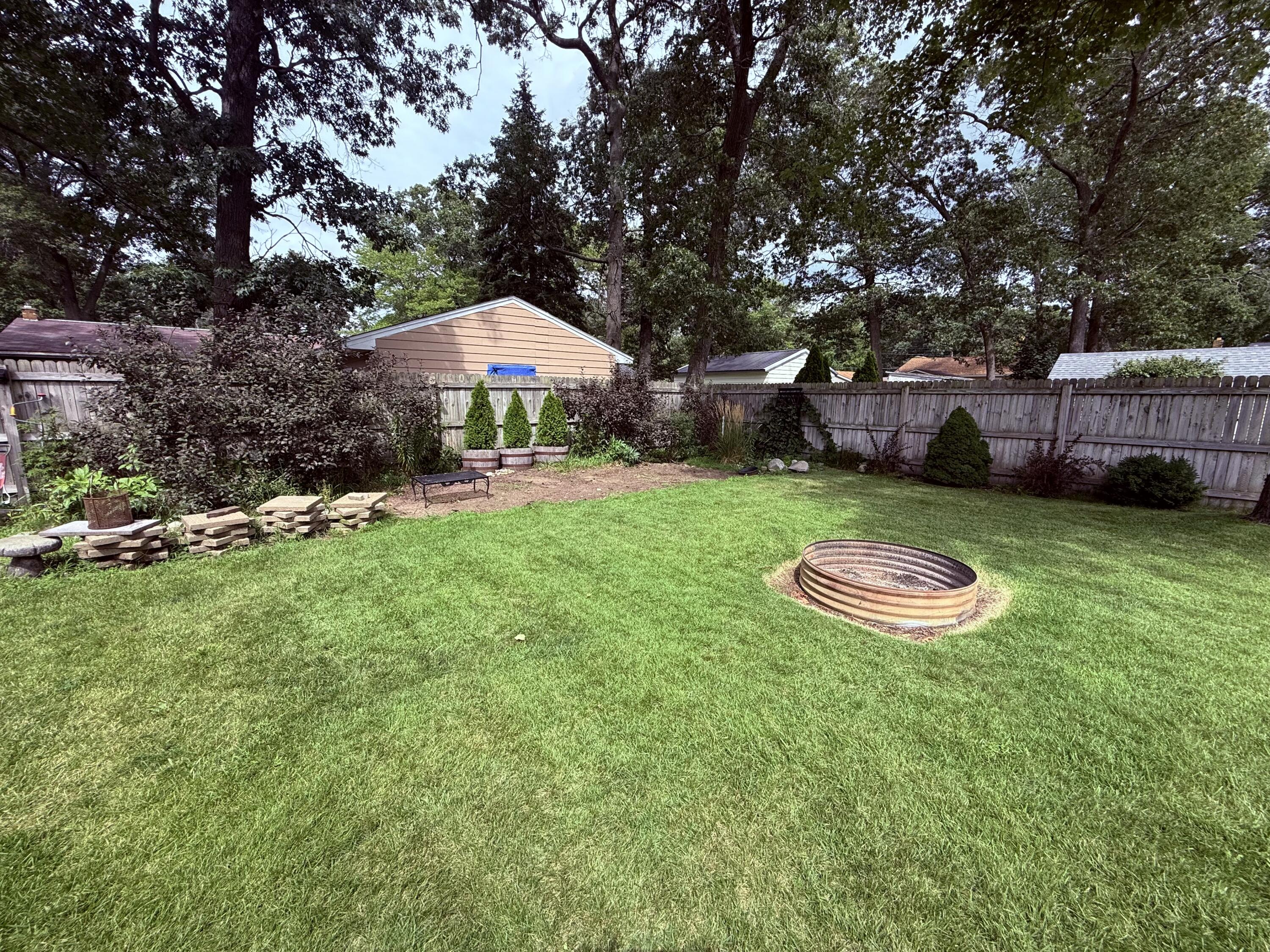 1962 Francis Avenue Muskegon MI 49442