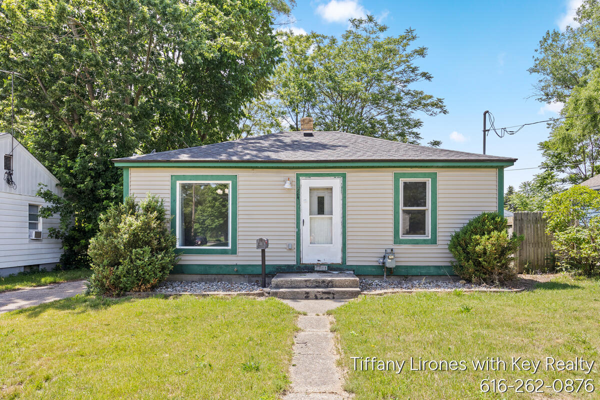 3241 Buchanan Avenue SW Grand Rapids MI 49548