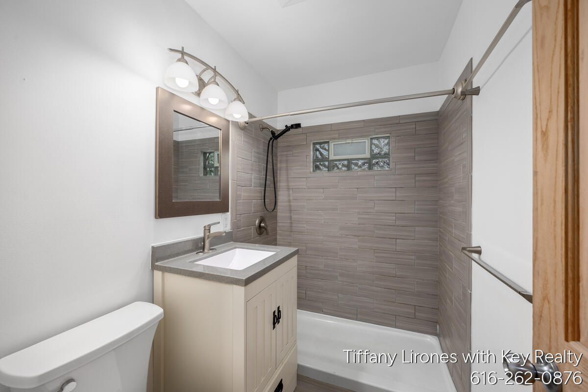 3241 Buchanan Avenue SW Grand Rapids MI 49548