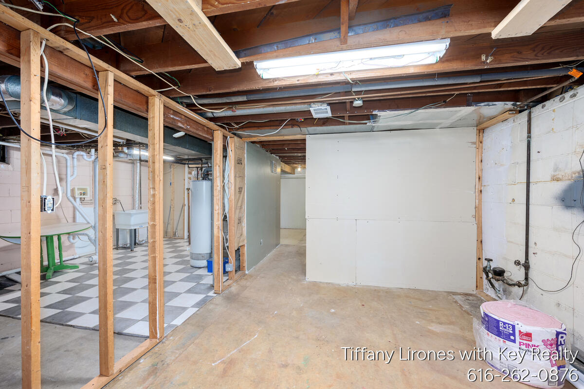 3241 Buchanan Avenue SW Grand Rapids MI 49548