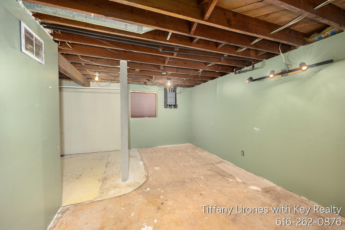 3241 Buchanan Avenue SW Grand Rapids MI 49548
