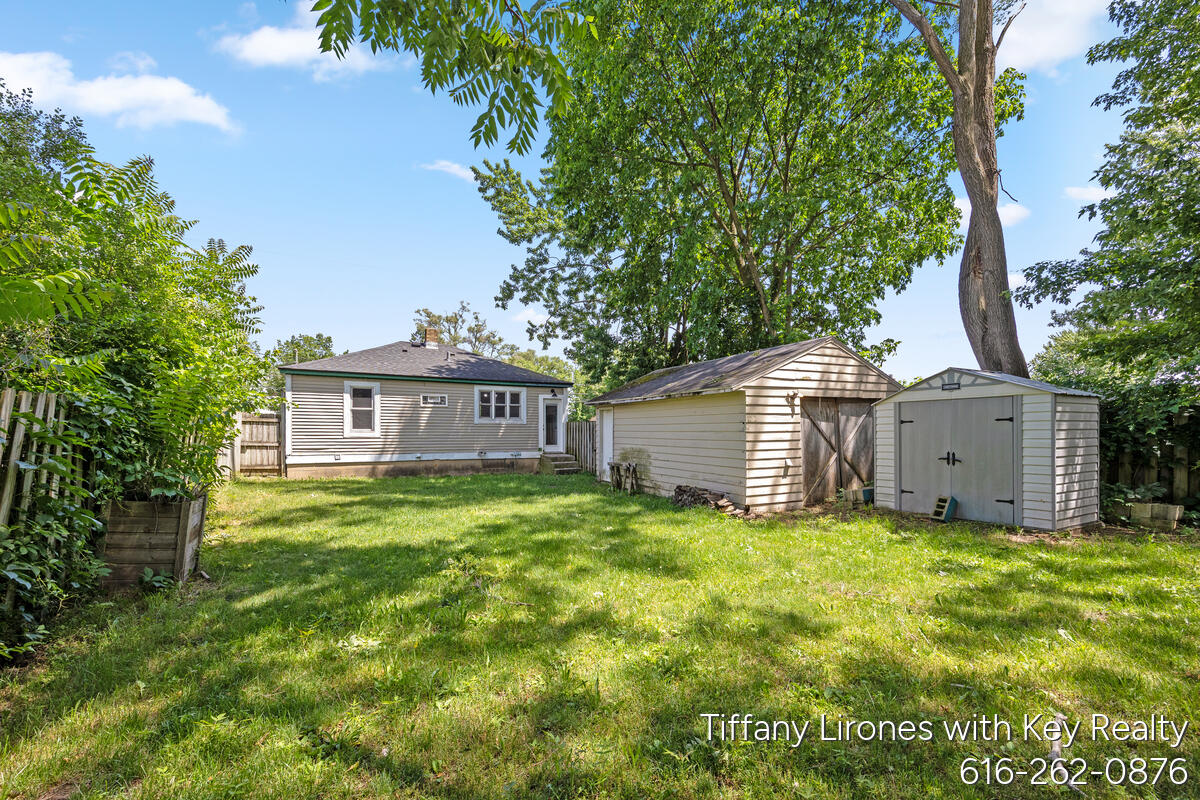 3241 Buchanan Avenue SW Grand Rapids MI 49548
