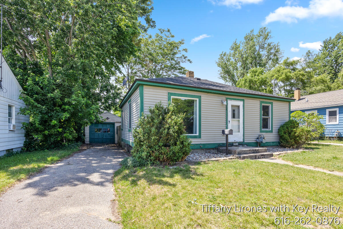 3241 Buchanan Avenue SW Grand Rapids MI 49548