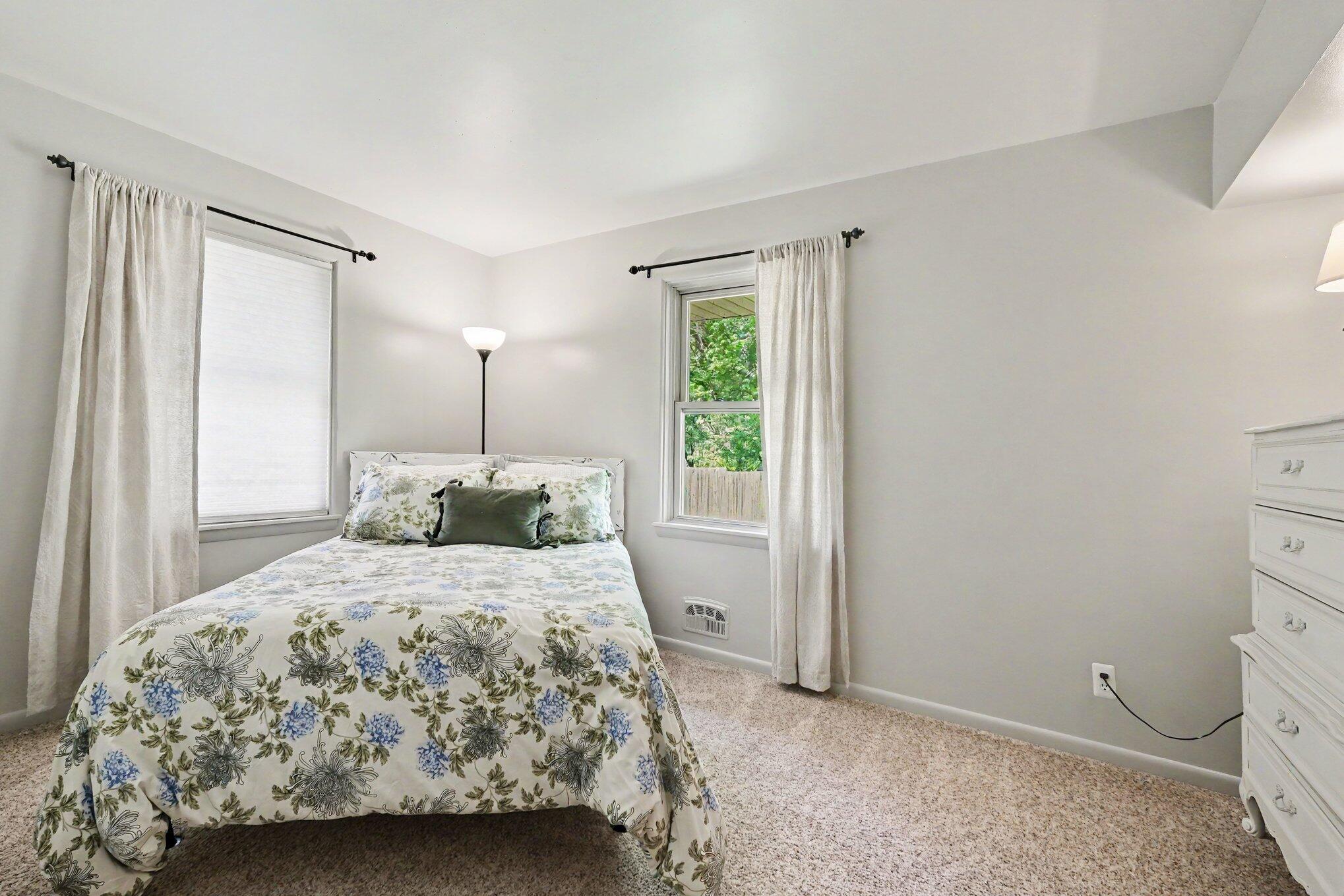 725 Parkway Drive NE Grand Rapids MI 49525