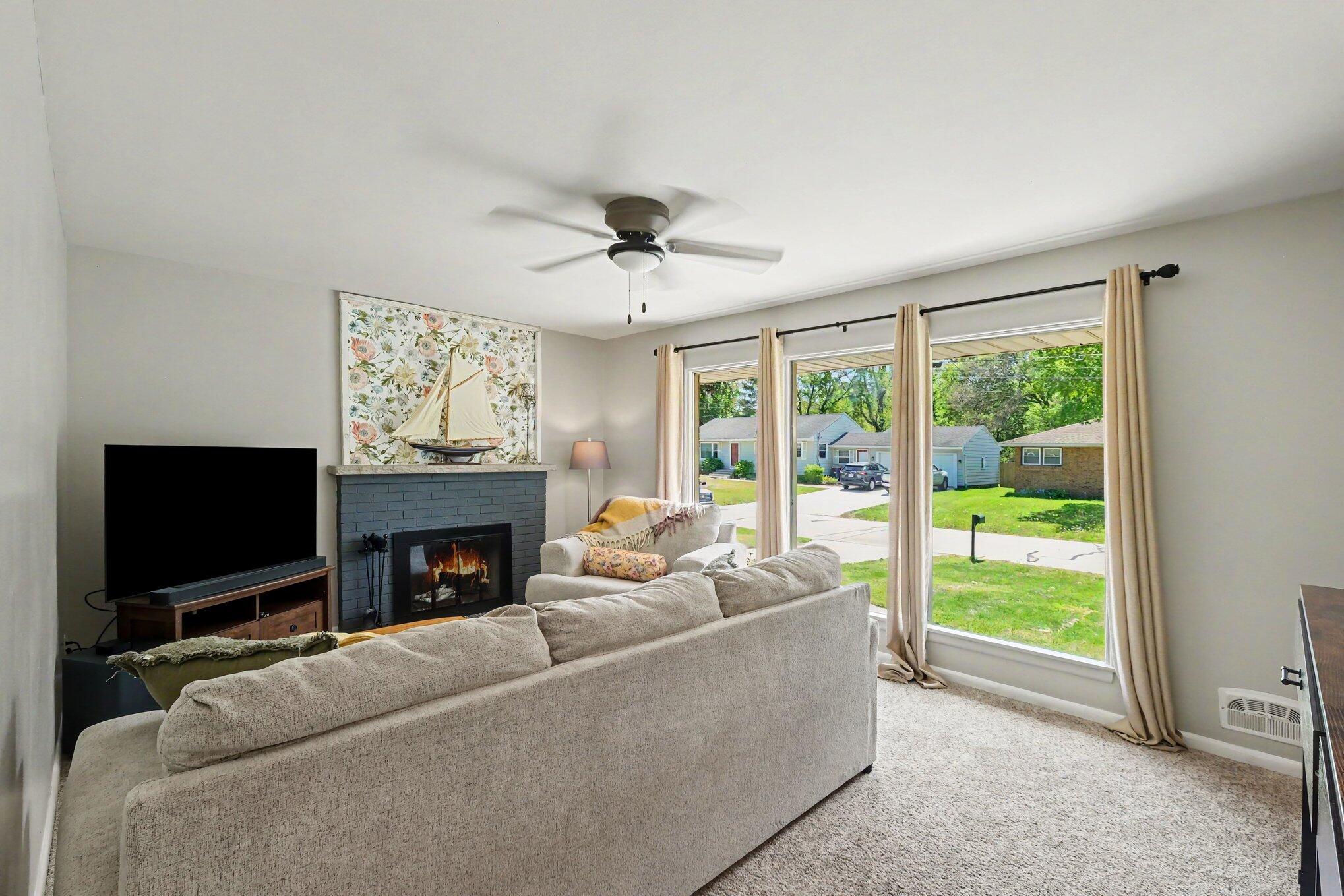 725 Parkway Drive NE Grand Rapids MI 49525