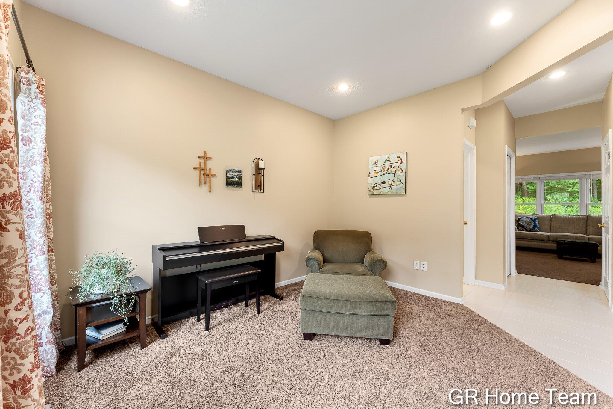 7436 Las Palmas Drive NE Rockford MI 49341