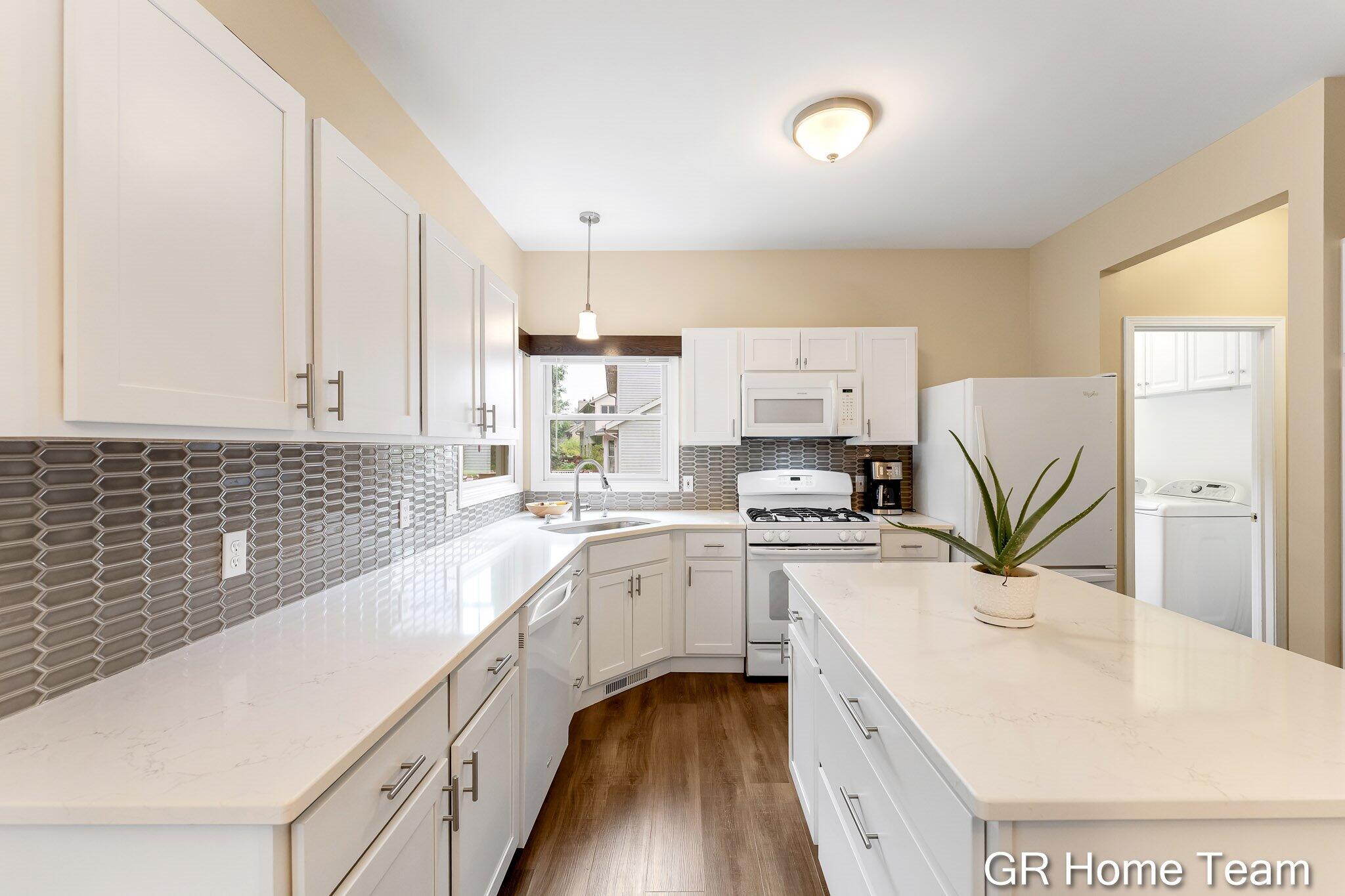 7436 Las Palmas Drive NE Rockford MI 49341