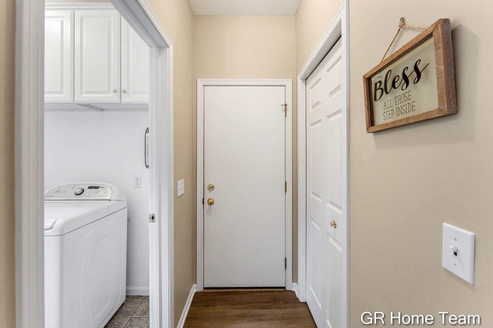 7436 Las Palmas Drive NE Rockford MI 49341