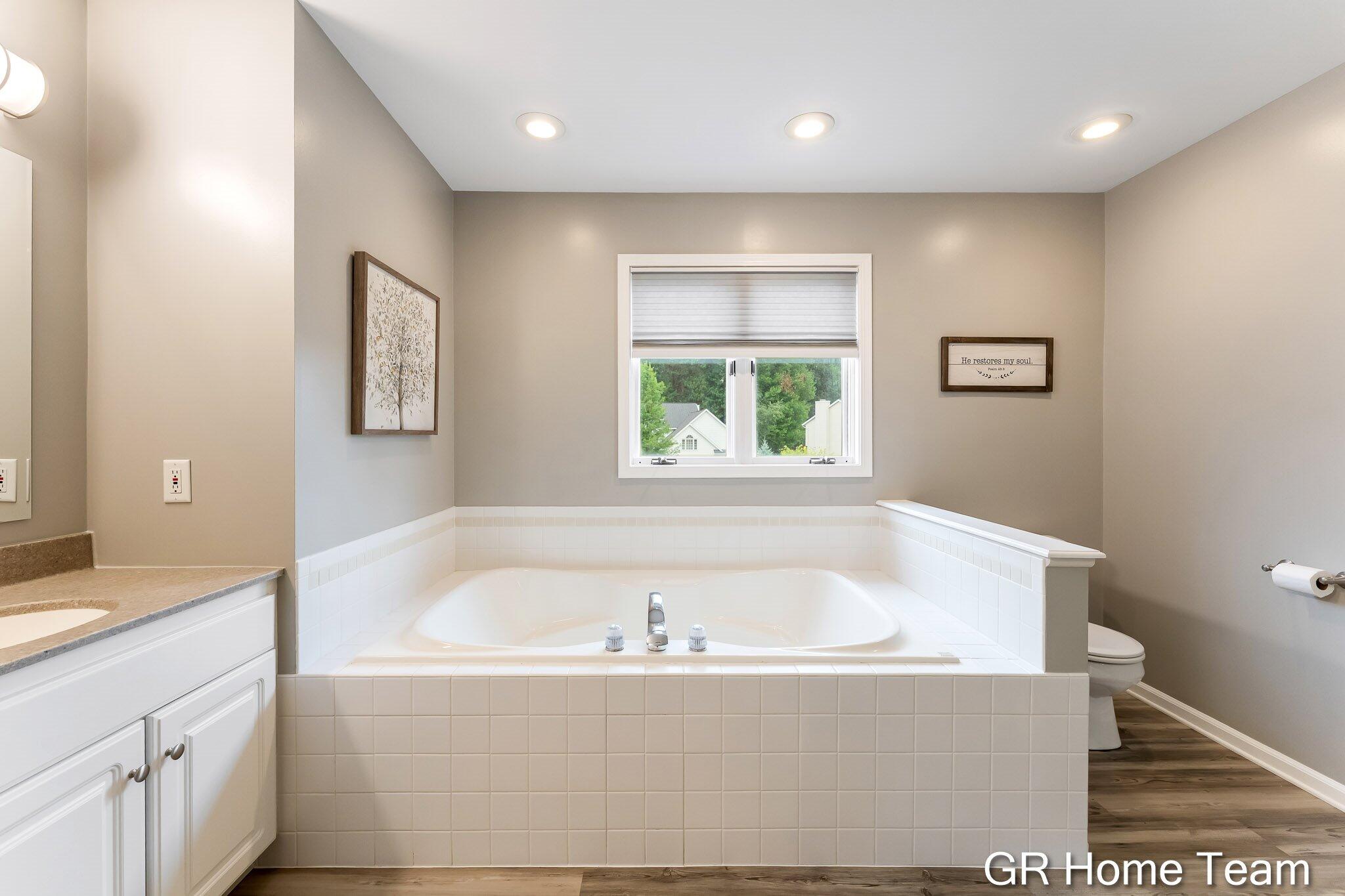 7436 Las Palmas Drive NE Rockford MI 49341