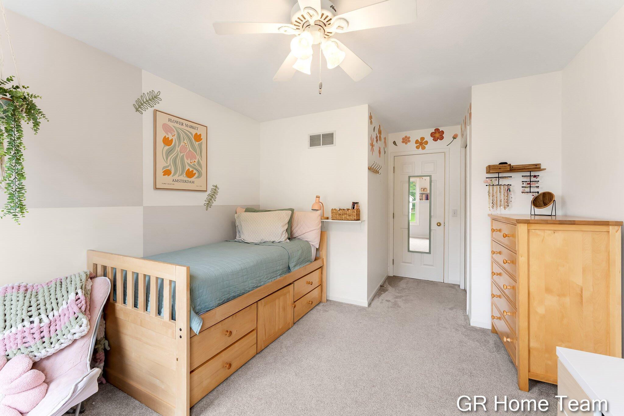 7436 Las Palmas Drive NE Rockford MI 49341
