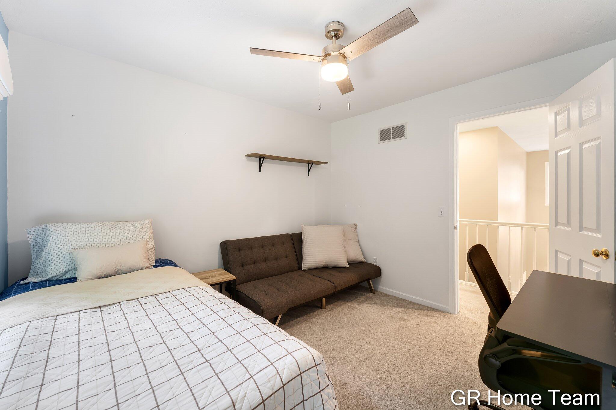 7436 Las Palmas Drive NE Rockford MI 49341