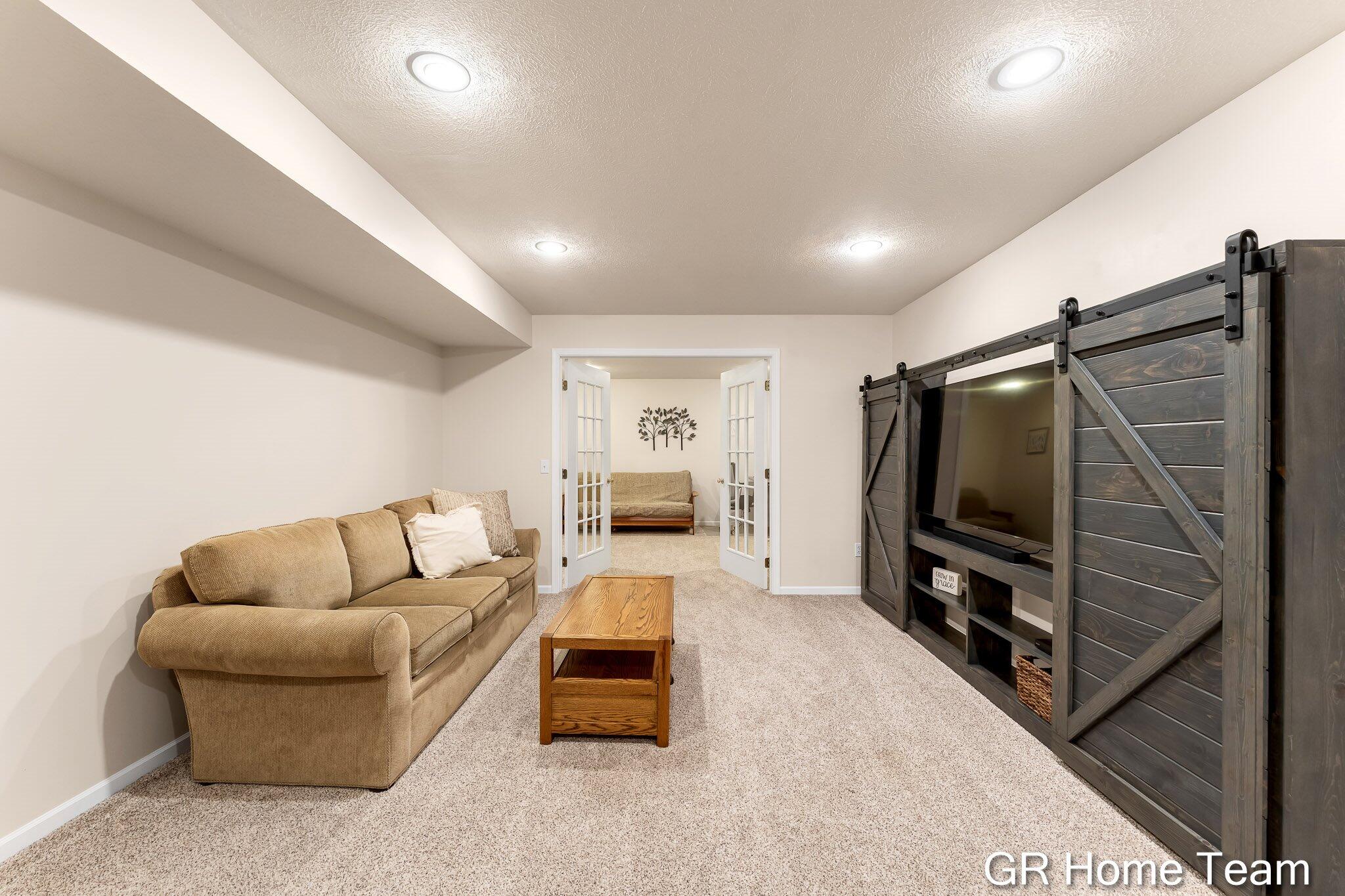 7436 Las Palmas Drive NE Rockford MI 49341
